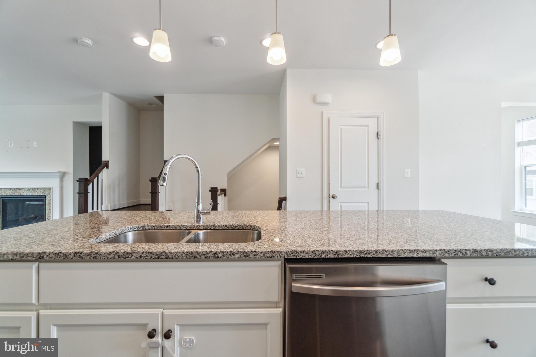 THE RETREAT AT WESTFIELDS - Residential Lease