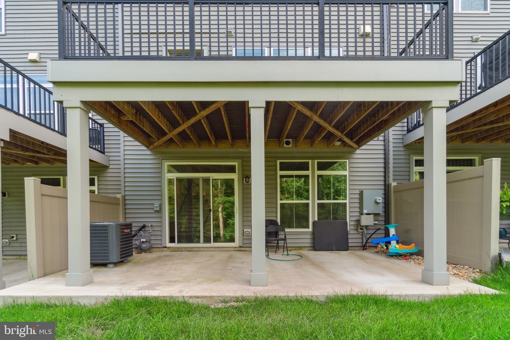 THE RETREAT AT WESTFIELDS - Residential Lease