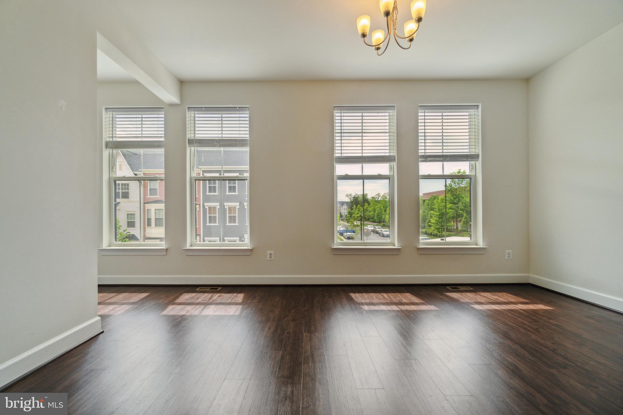 THE RETREAT AT WESTFIELDS - Residential Lease