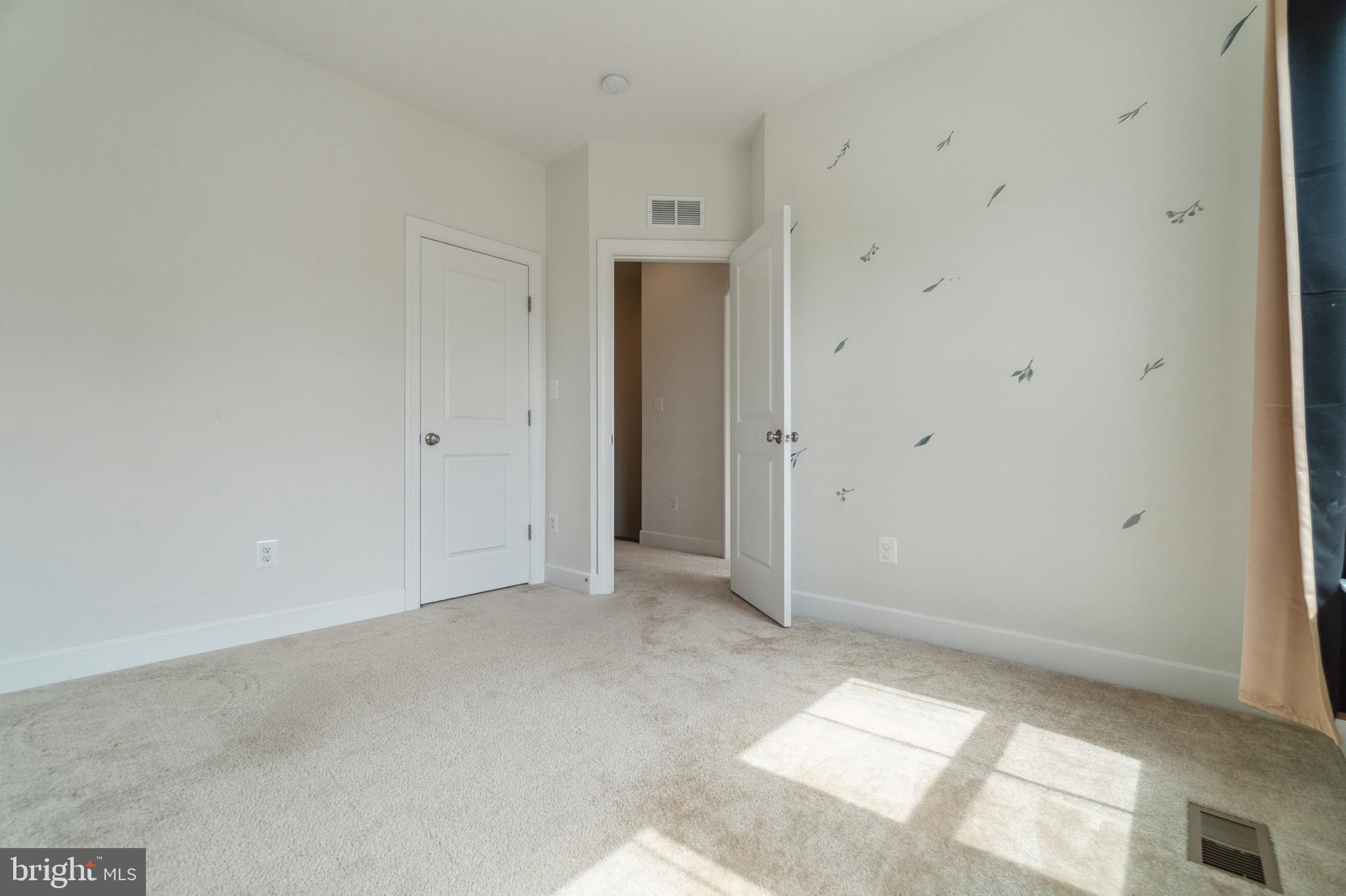 THE RETREAT AT WESTFIELDS - Residential Lease