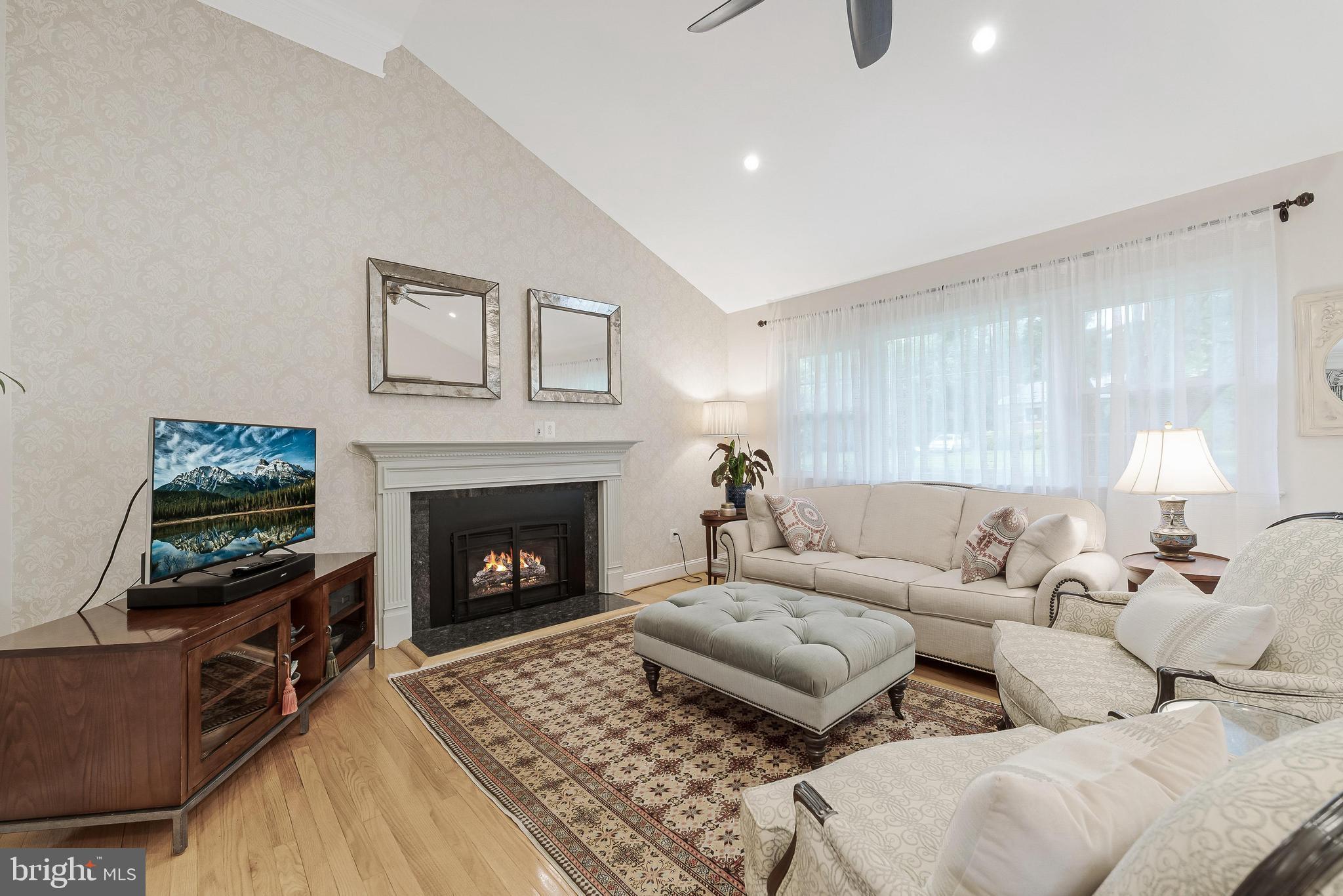 SALONA VILLAGE - Residential