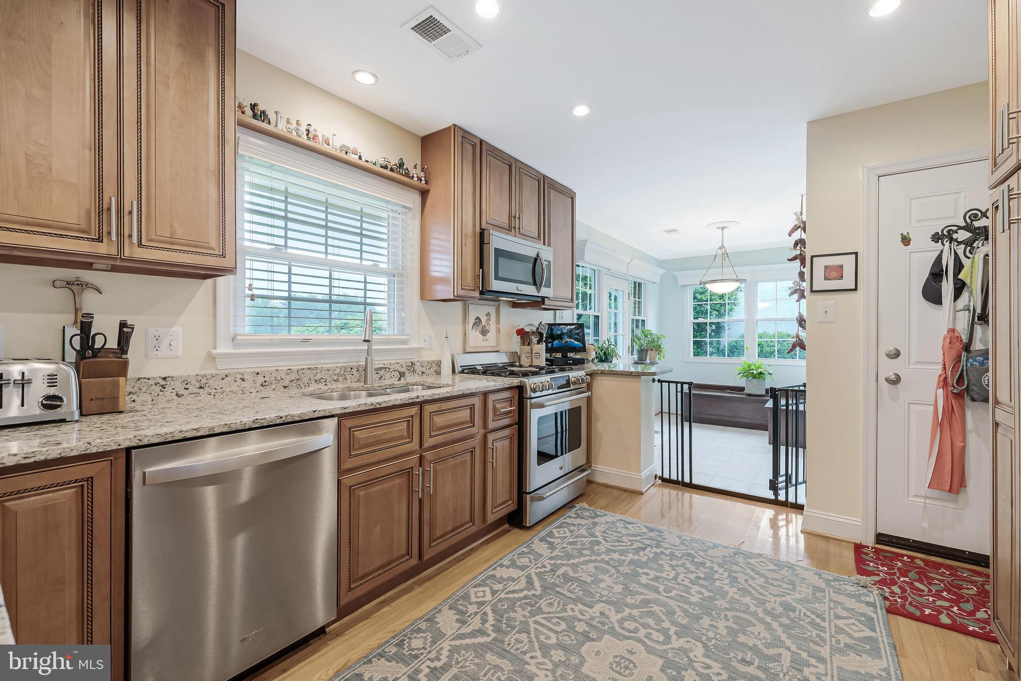 SALONA VILLAGE - Residential