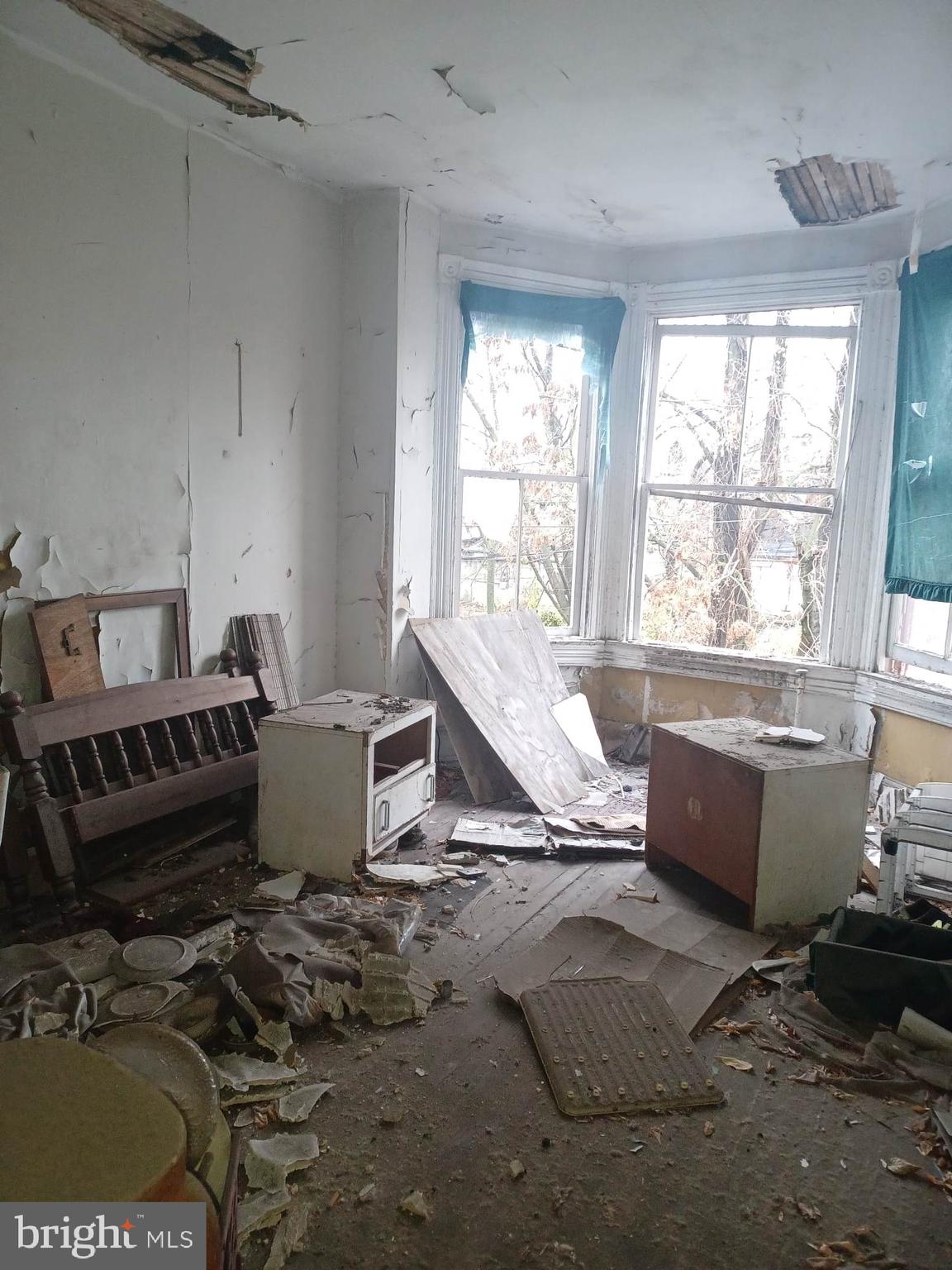 BROADWAY EAST - Residential