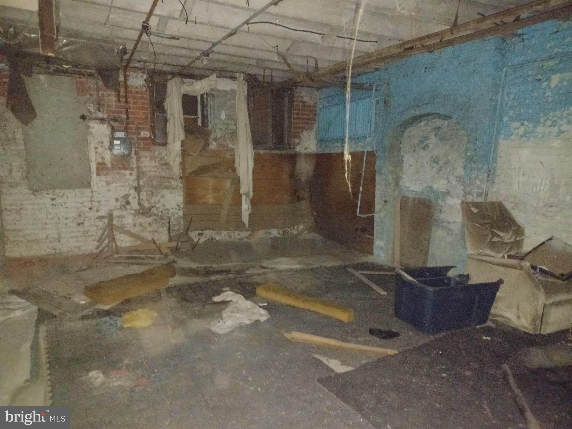 BROADWAY EAST - Residential