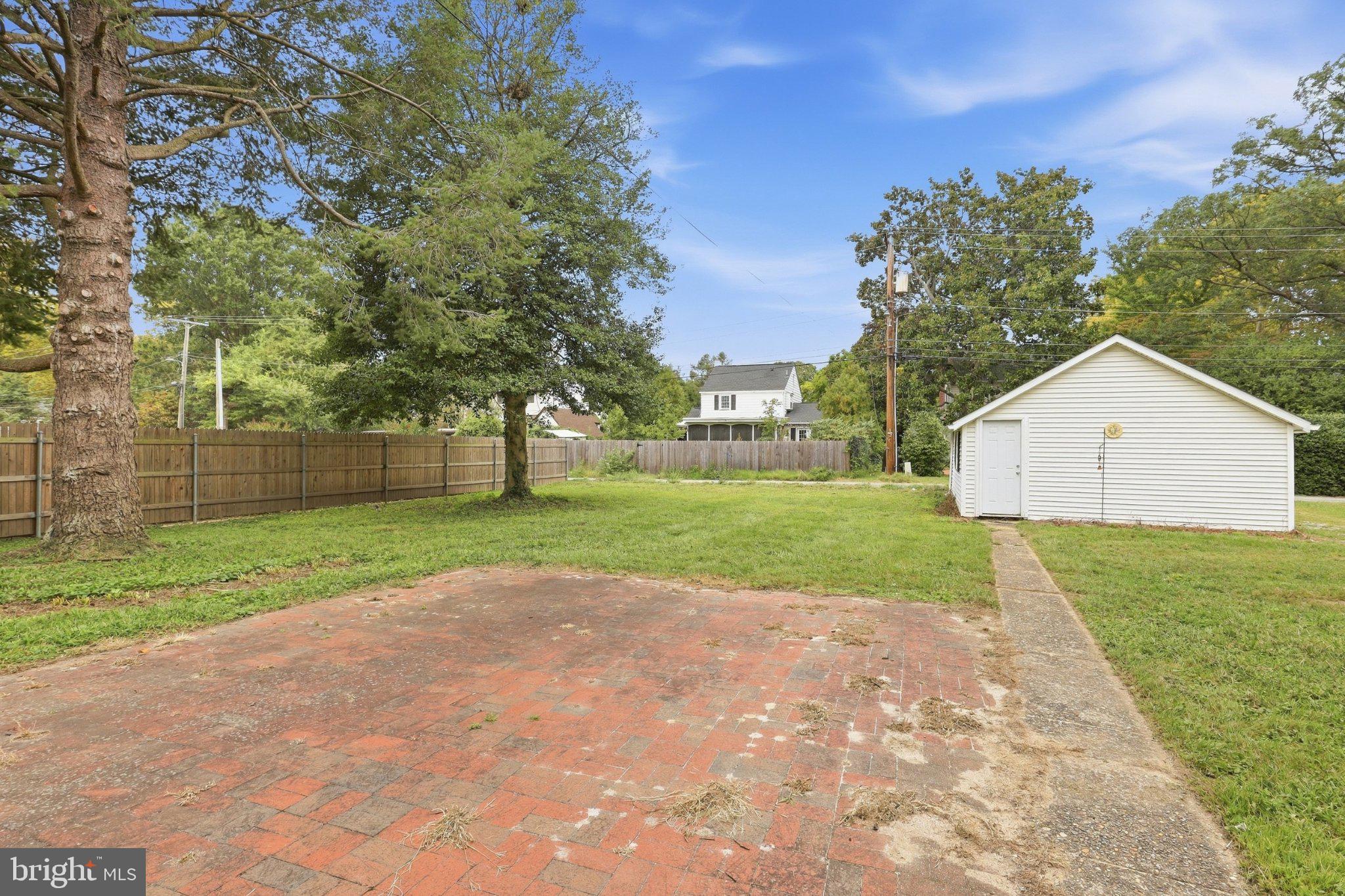 529 E LOOCKERMAN STREET