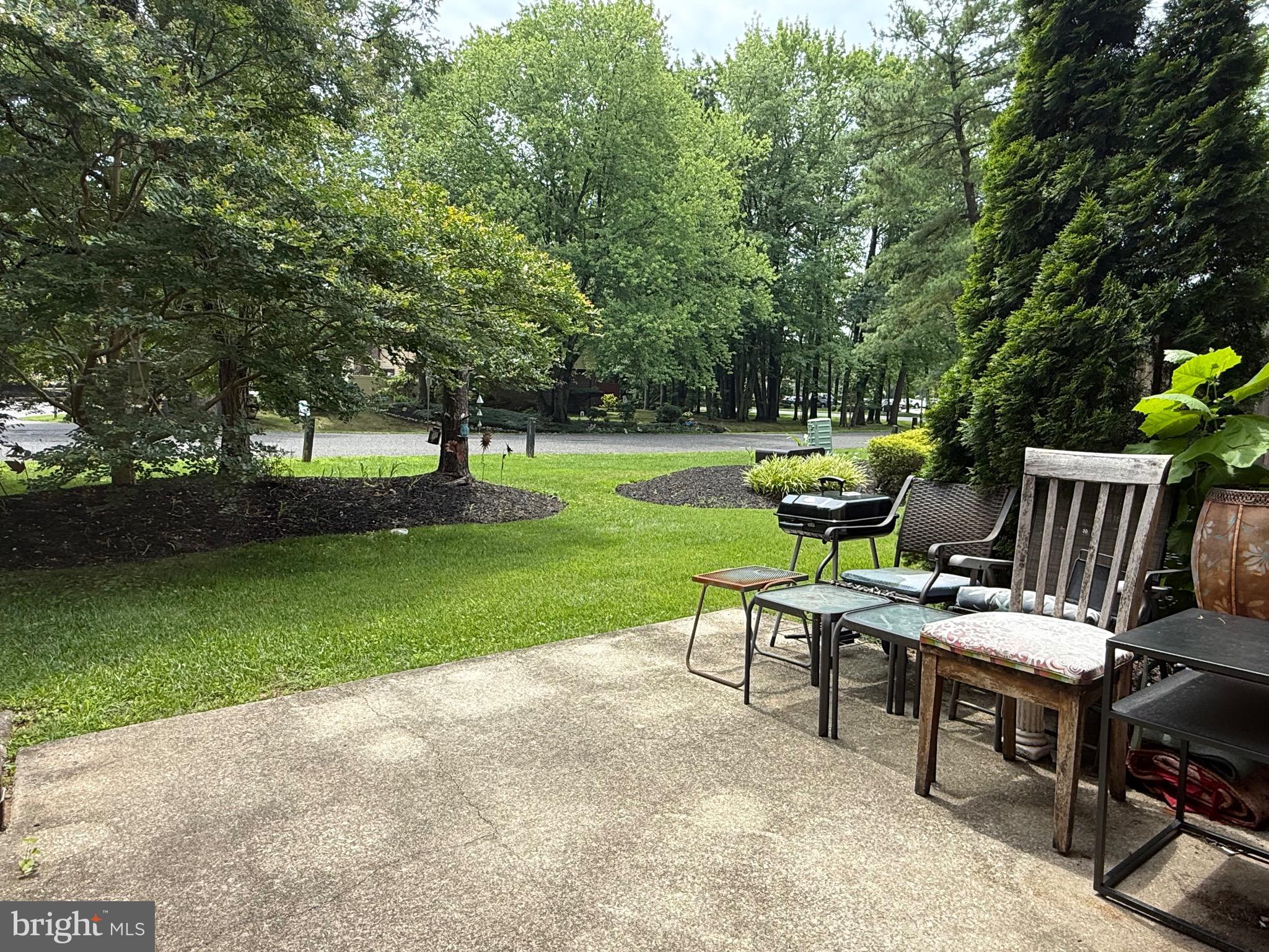 6 BUCKTHORN COURT
