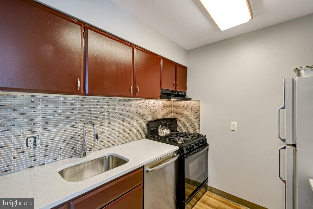 GLENWAYE GARDENS - Residential