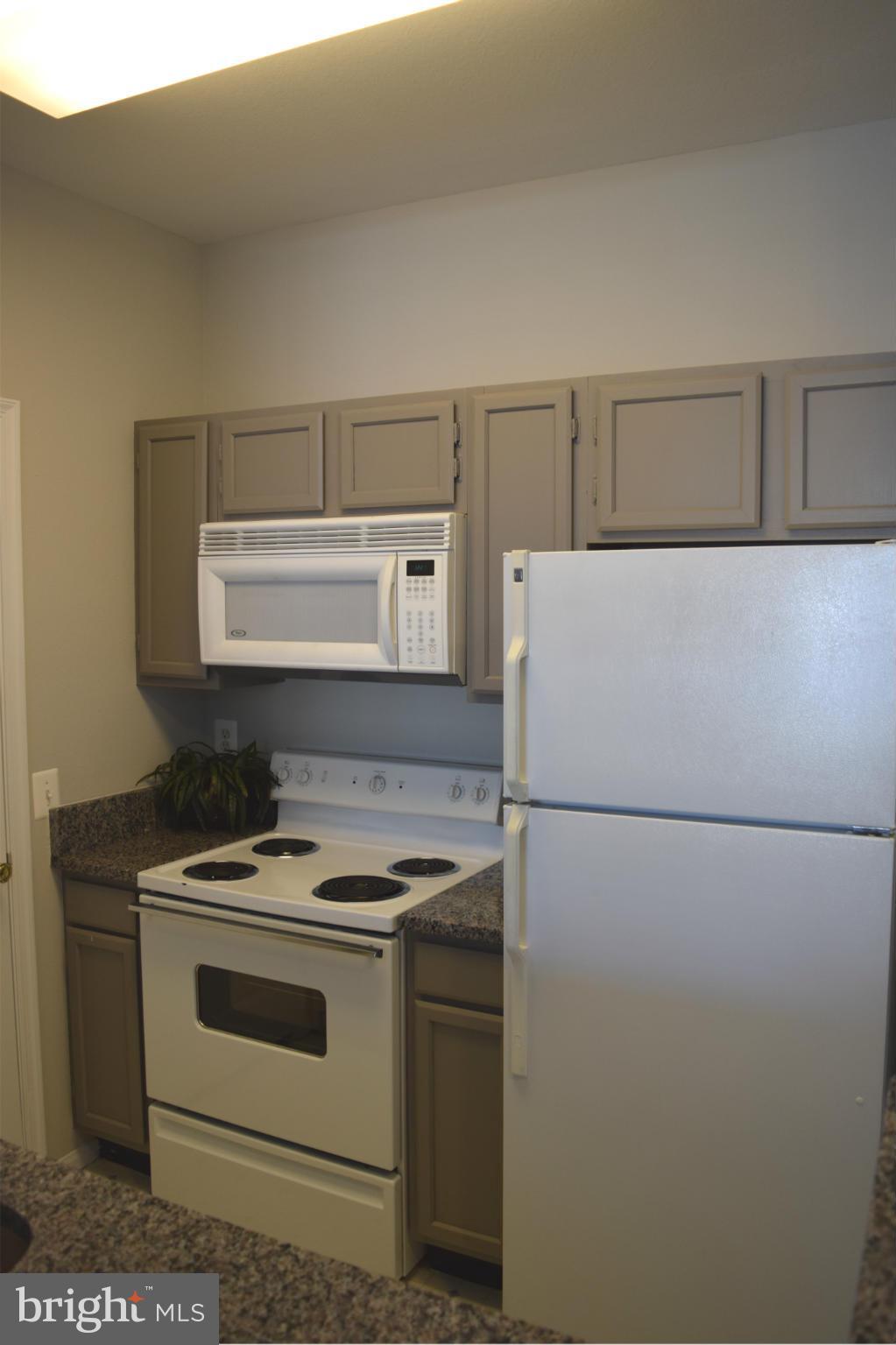 GATES OF MCLEAN - Residential