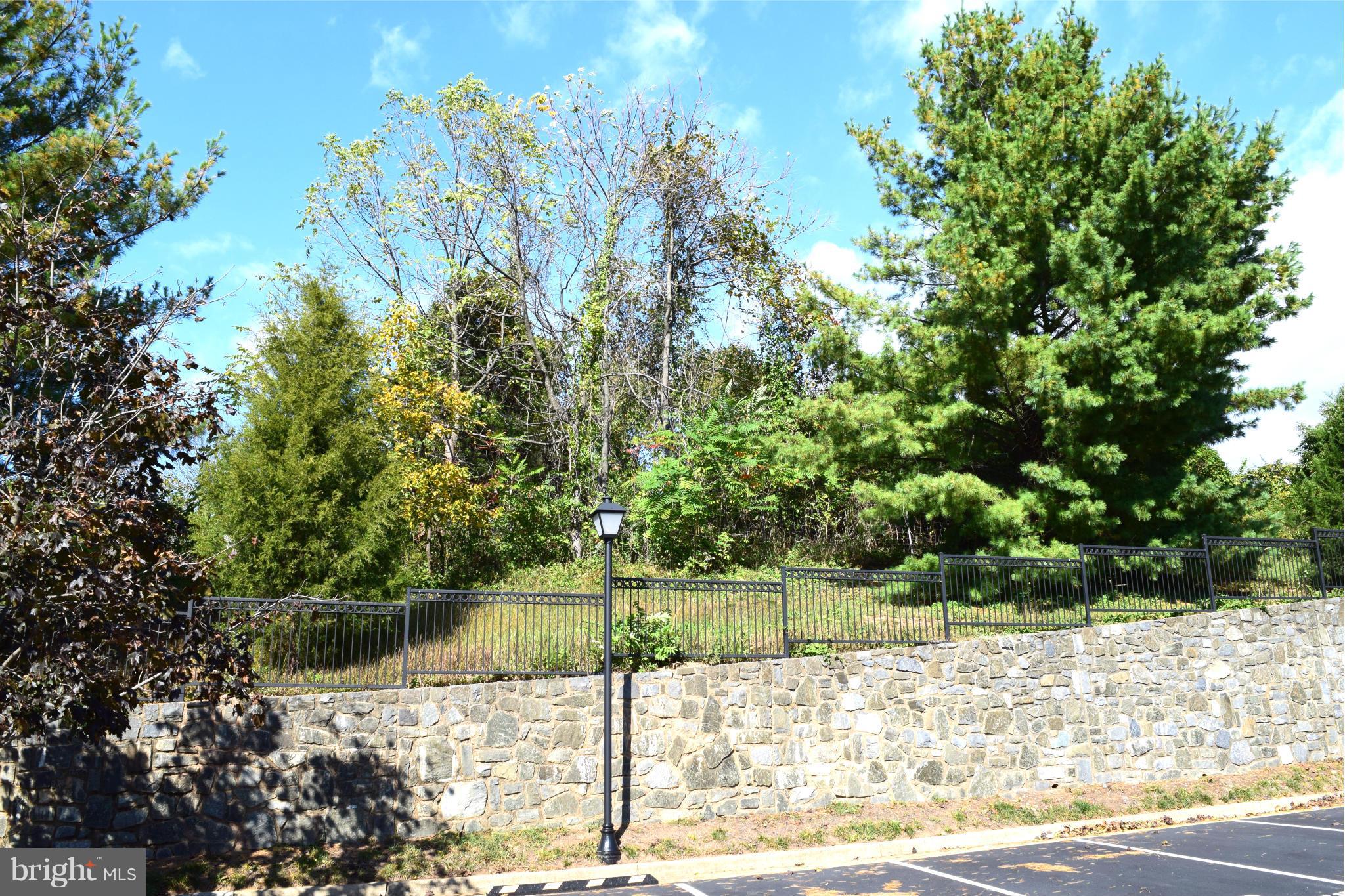 GATES OF MCLEAN - Residential