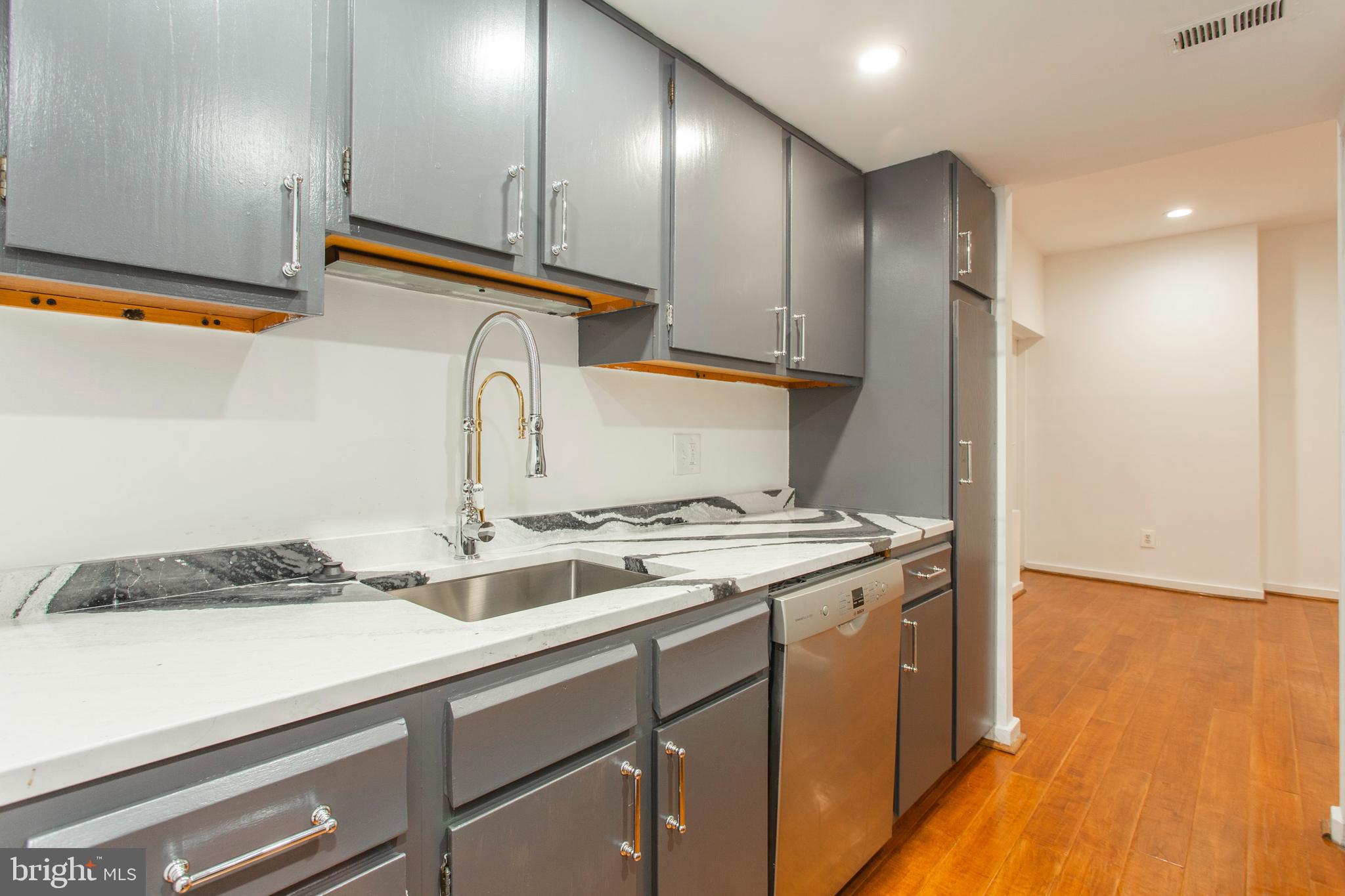 WASHINGTON SQ WEST - Residential