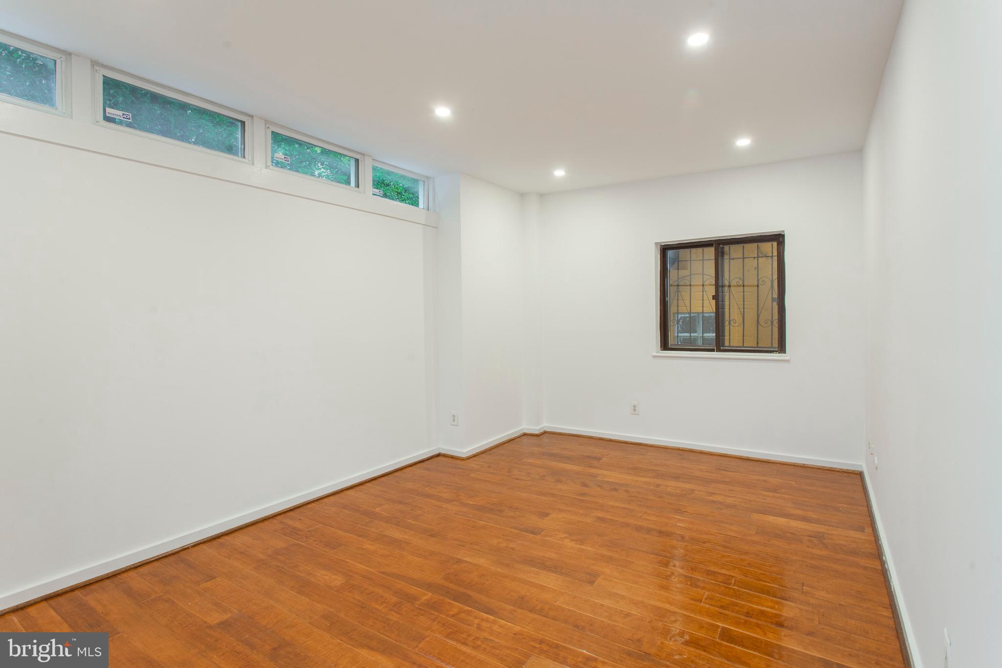 WASHINGTON SQ WEST - Residential