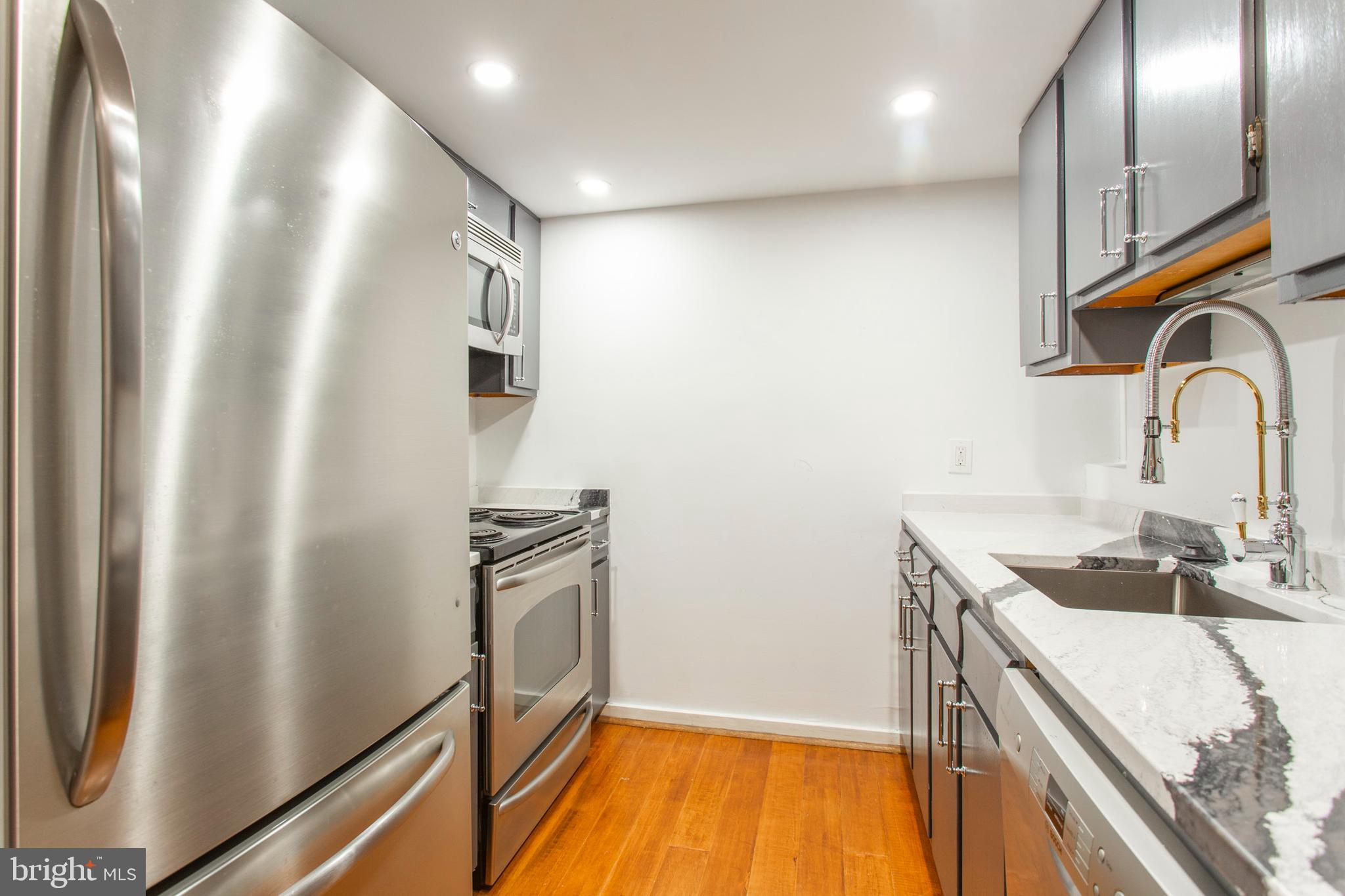 WASHINGTON SQ WEST - Residential