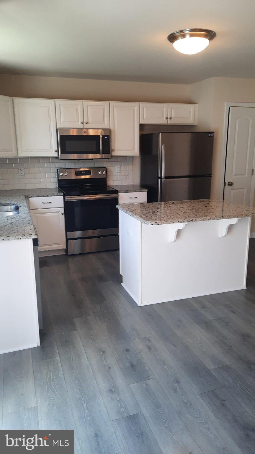 1037 ADMIRALS QUAY DRIVE