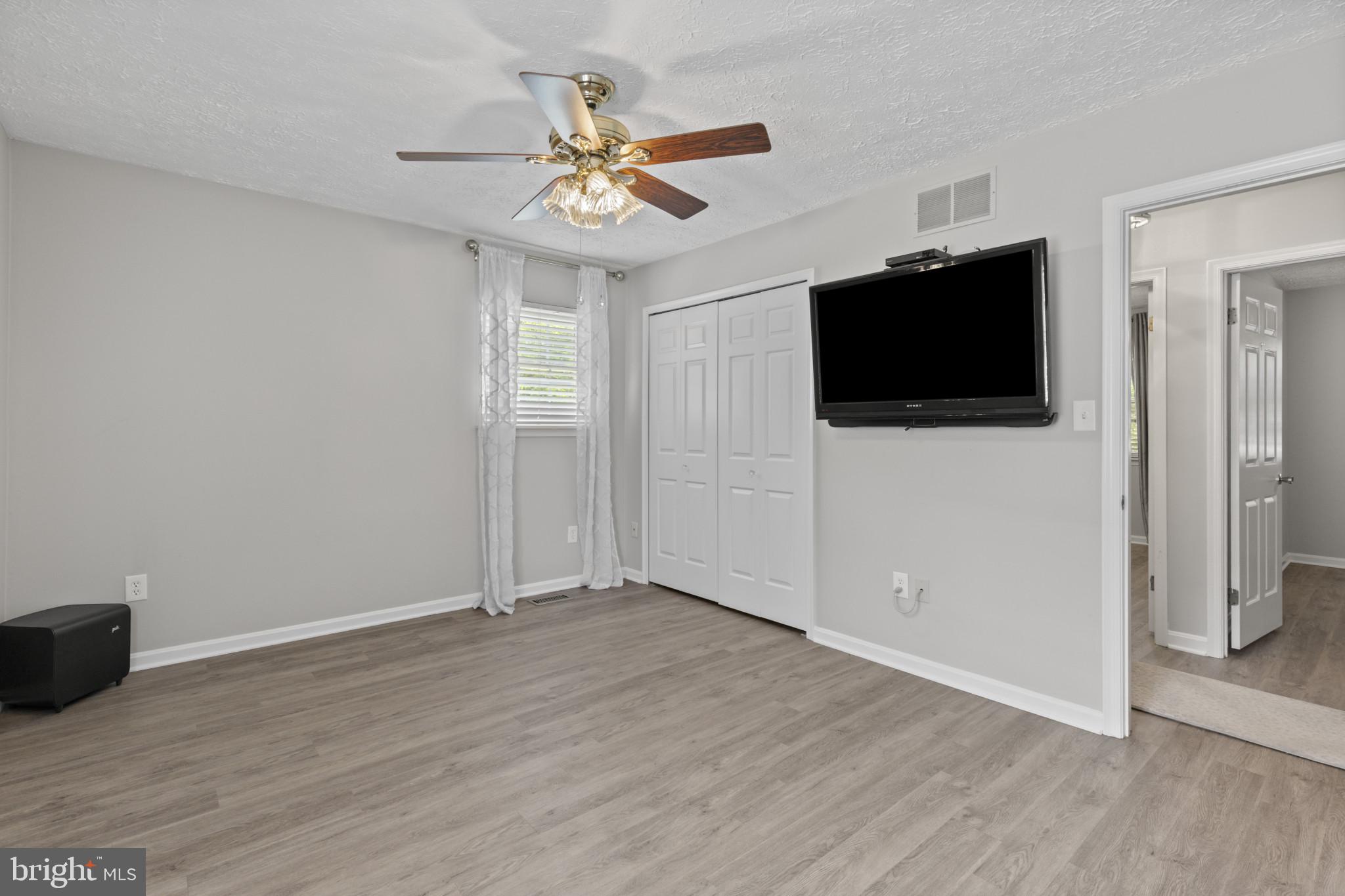 TREVOR WOODS - Residential