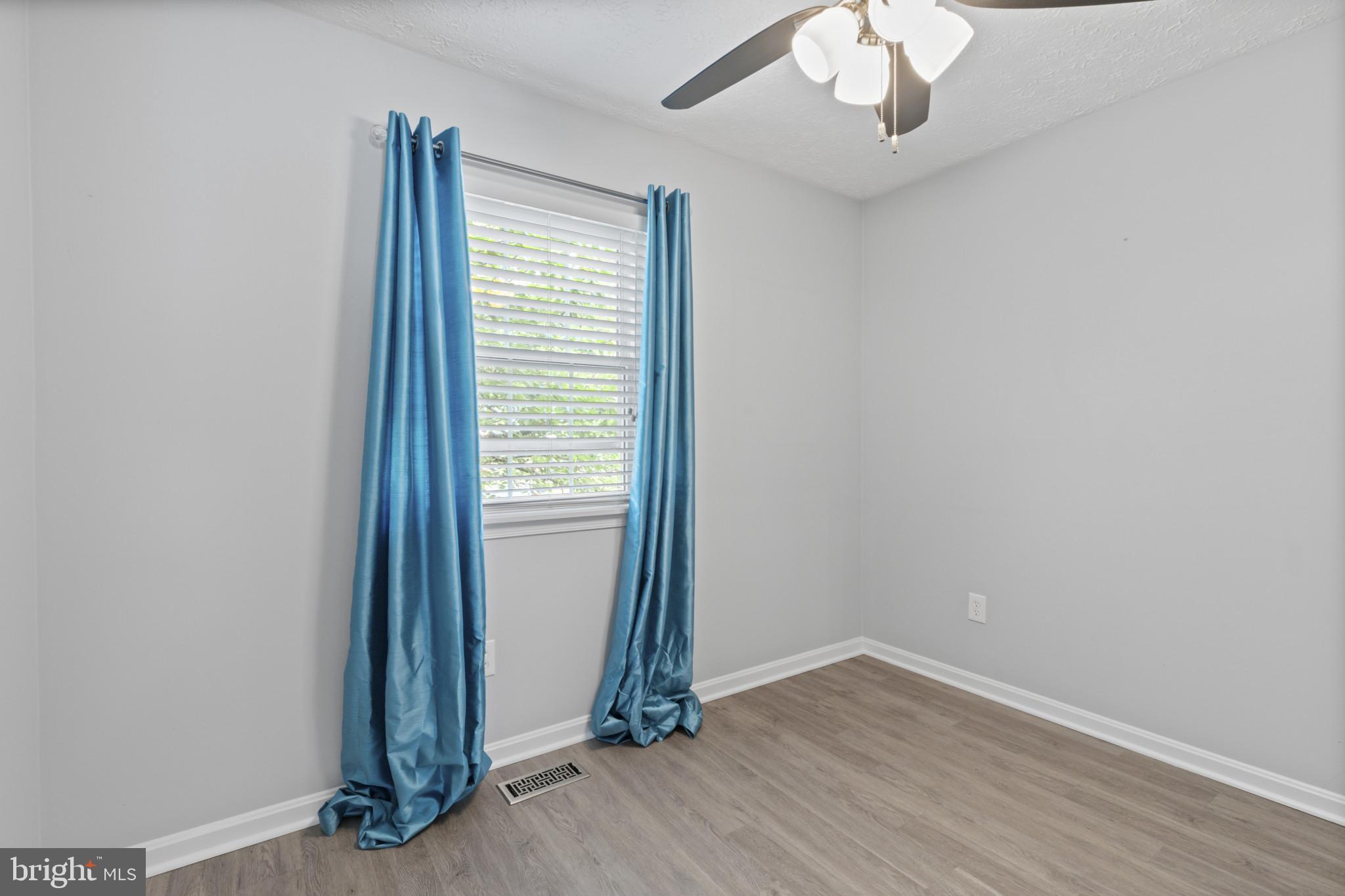 TREVOR WOODS - Residential