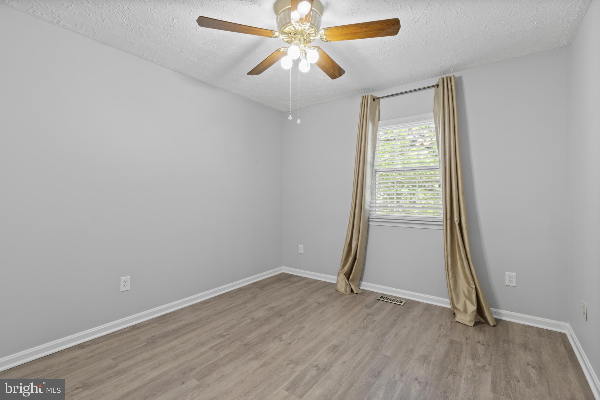 TREVOR WOODS - Residential