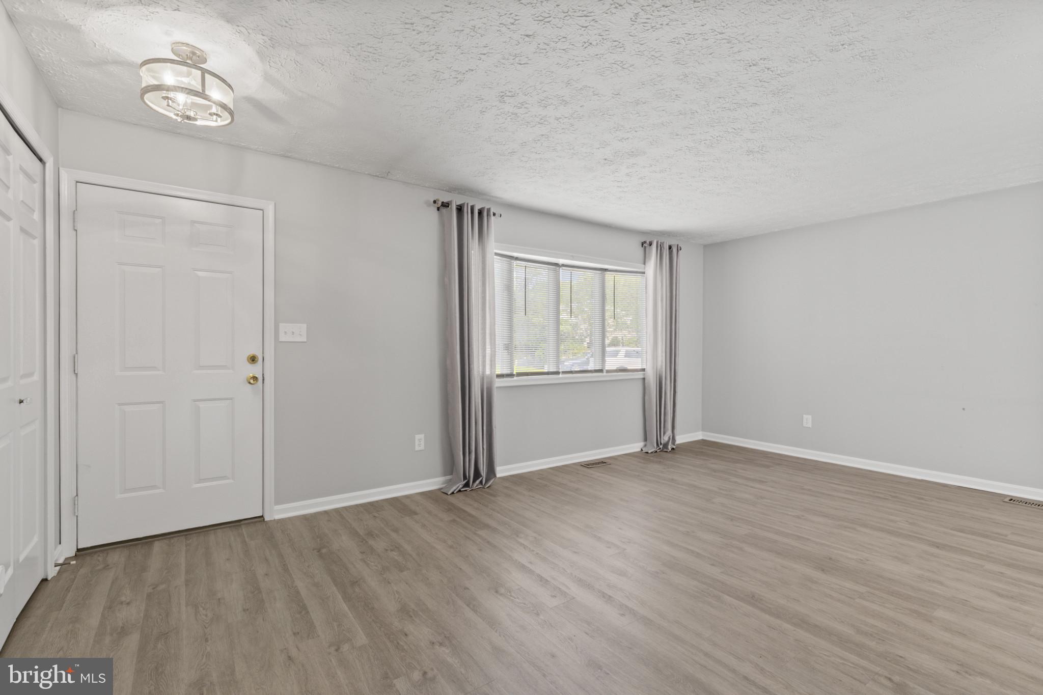 TREVOR WOODS - Residential