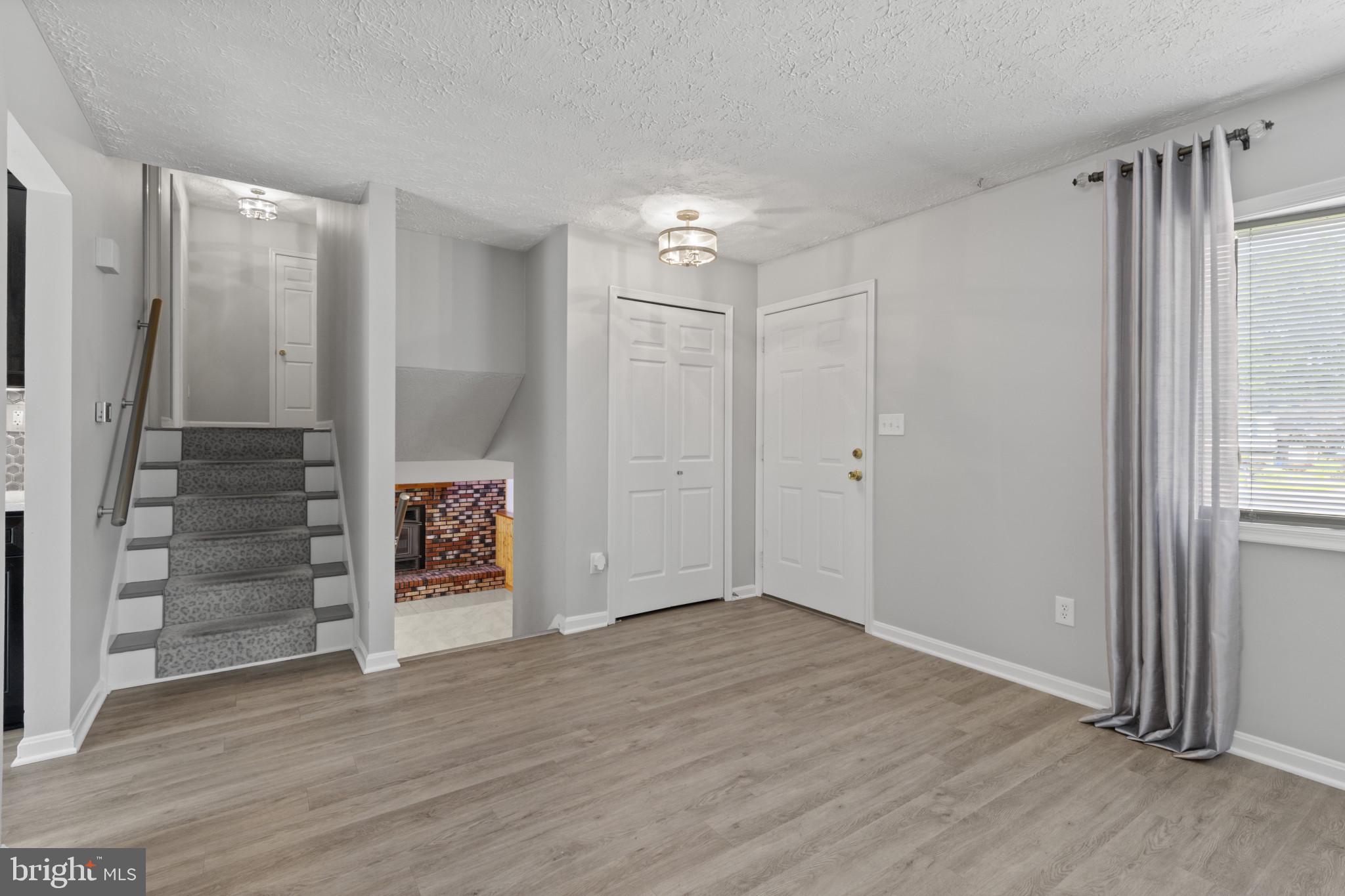 TREVOR WOODS - Residential