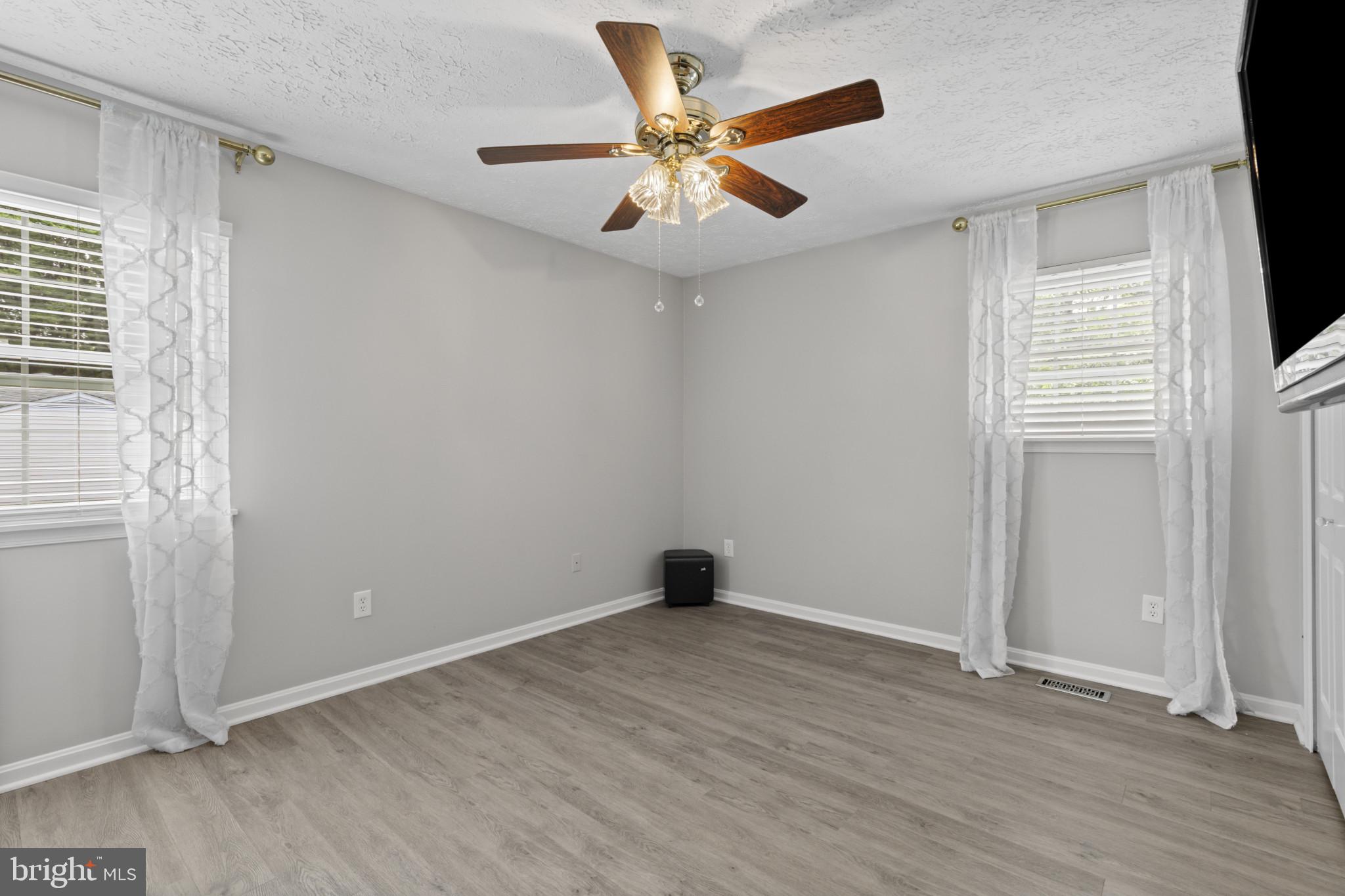 TREVOR WOODS - Residential