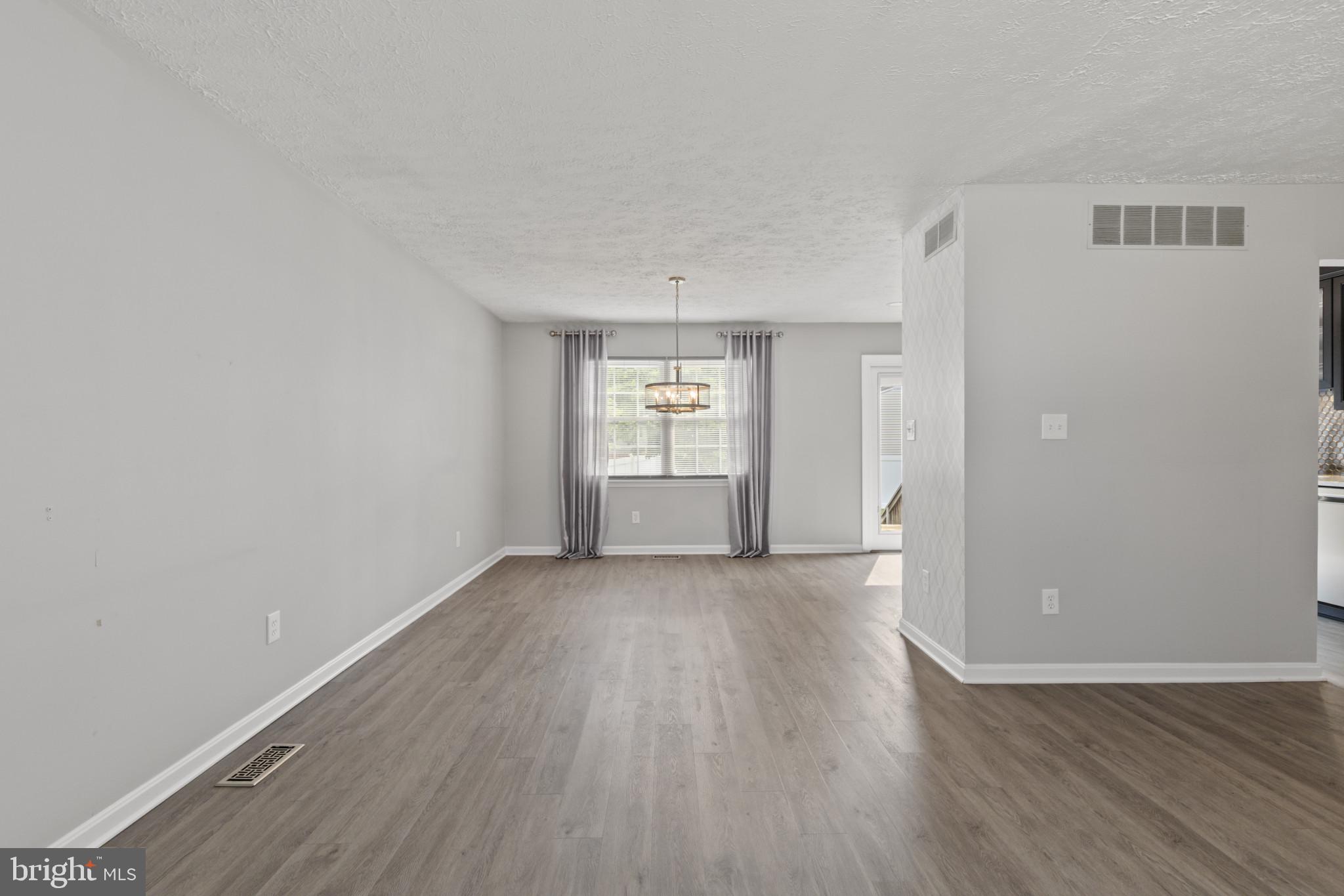 TREVOR WOODS - Residential