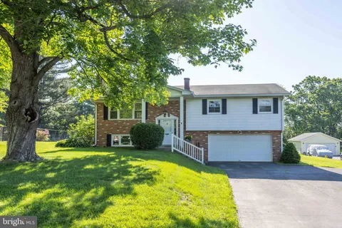 25501 Jarl Drive, Gaithersburg, MD MLS: MDMC2177752
