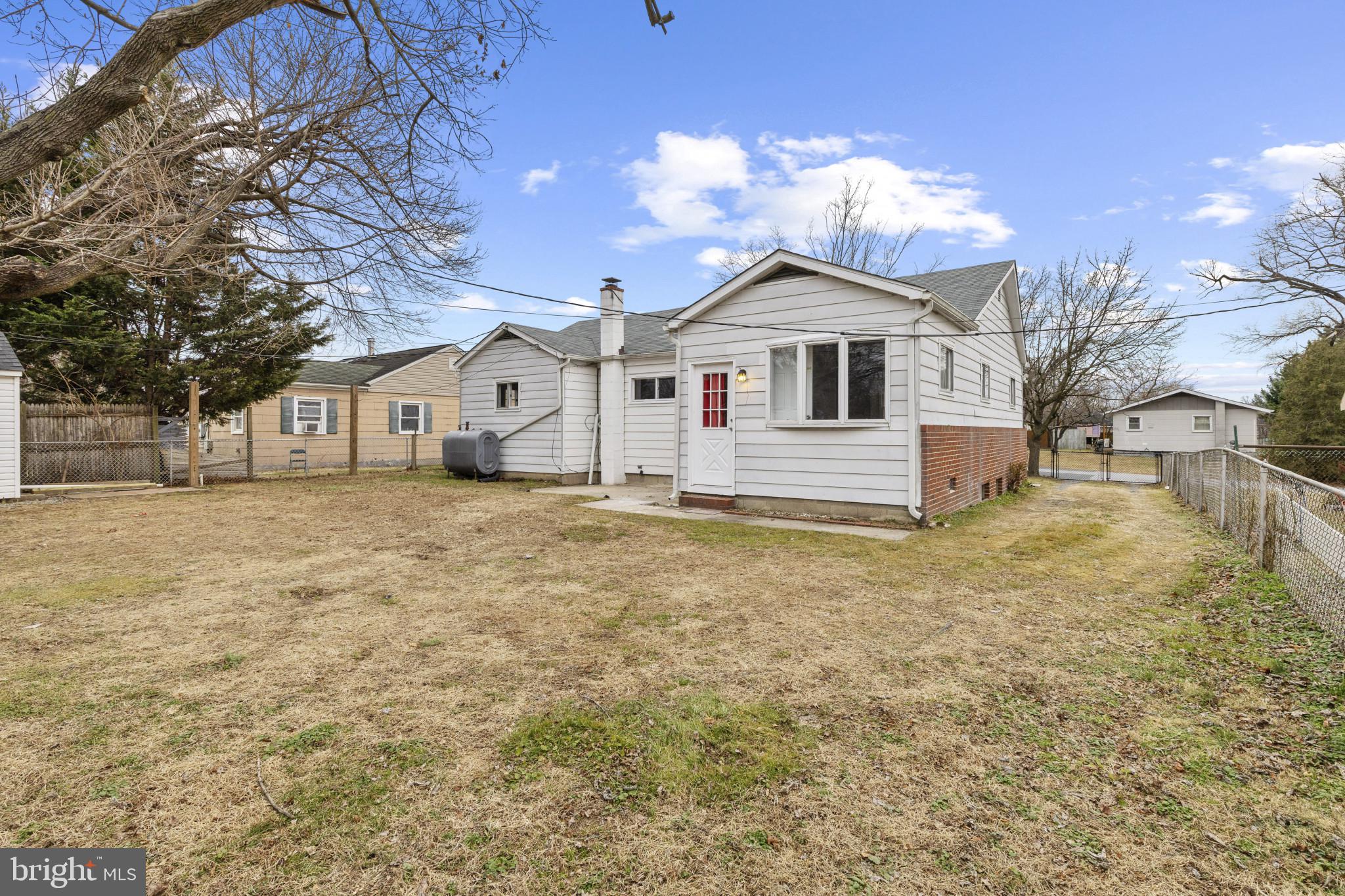 MIDDLE RIVER - Residential