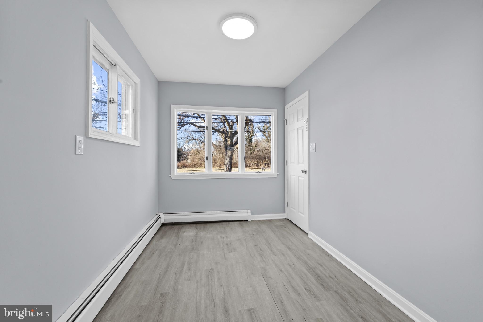 MIDDLE RIVER - Residential