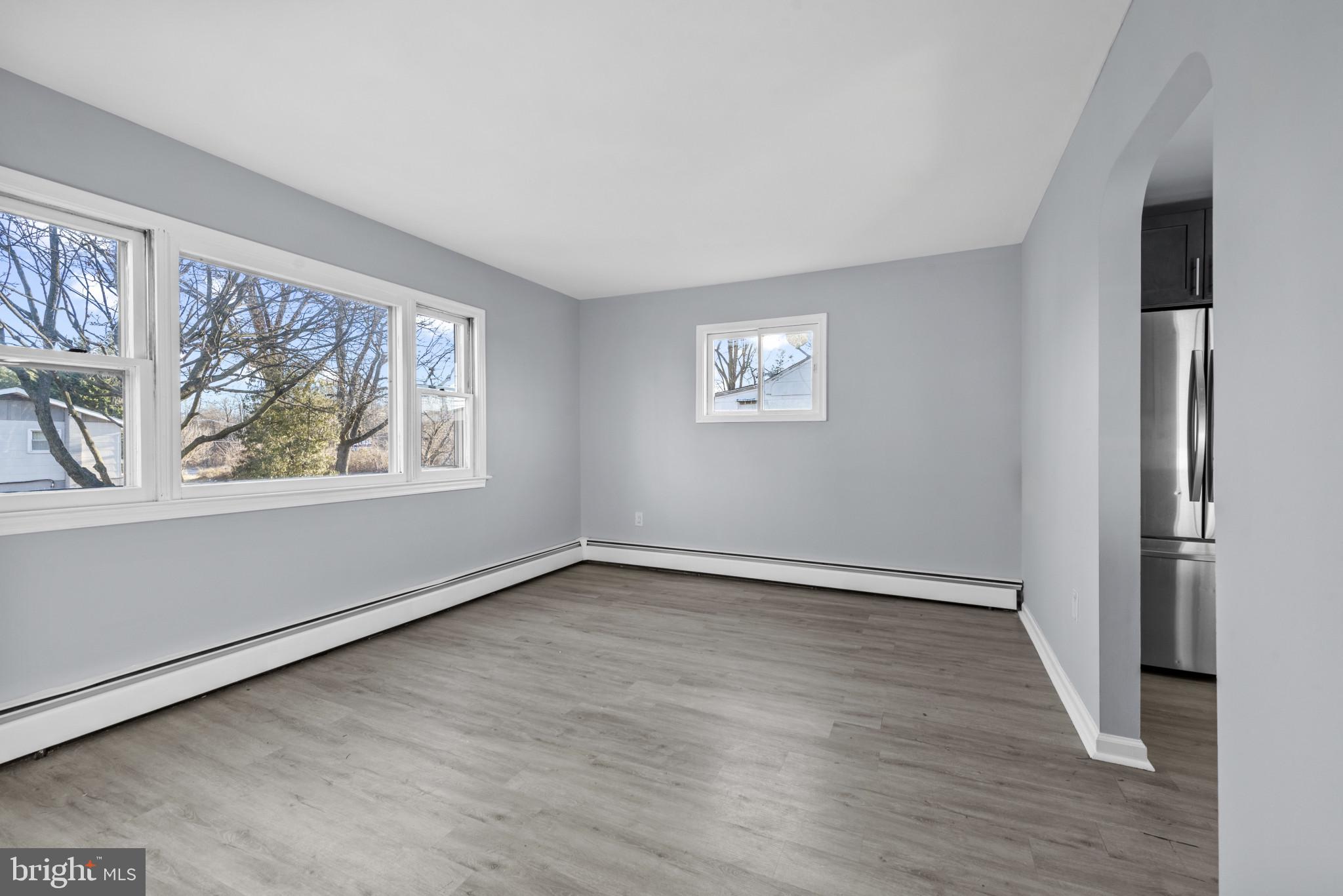 MIDDLE RIVER - Residential