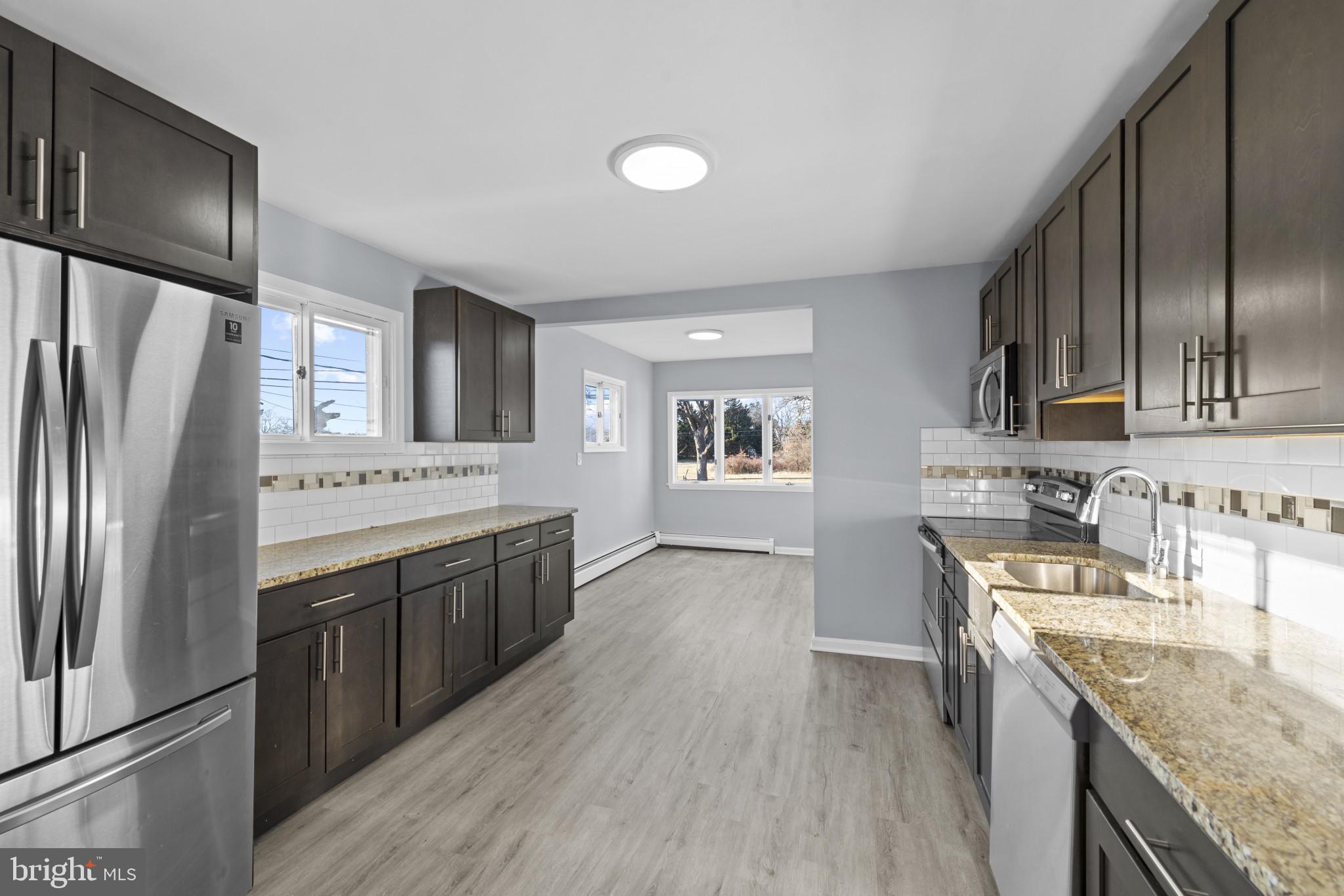 MIDDLE RIVER - Residential