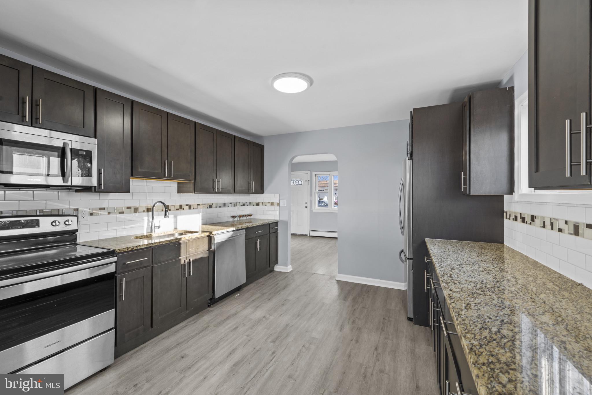 MIDDLE RIVER - Residential