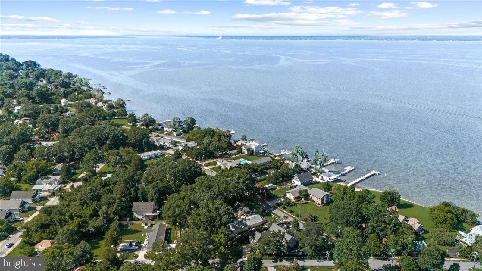 COLONIAL BEACH - Residential