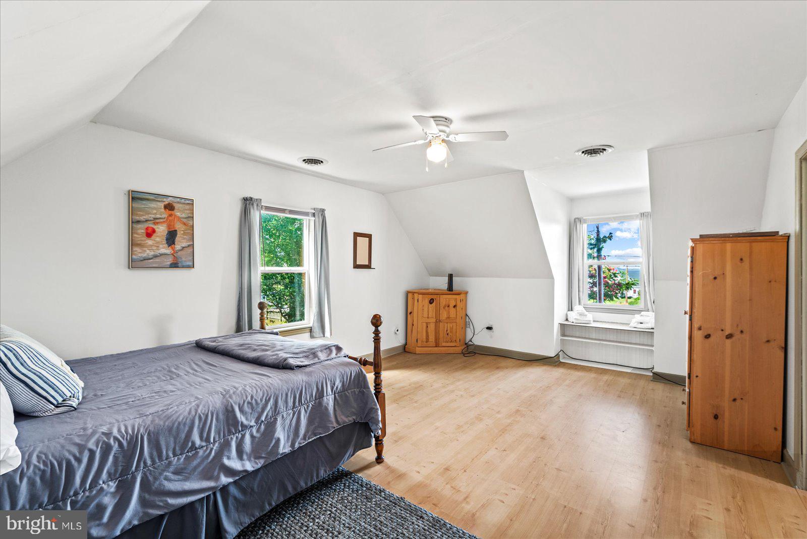 COLONIAL BEACH - Residential