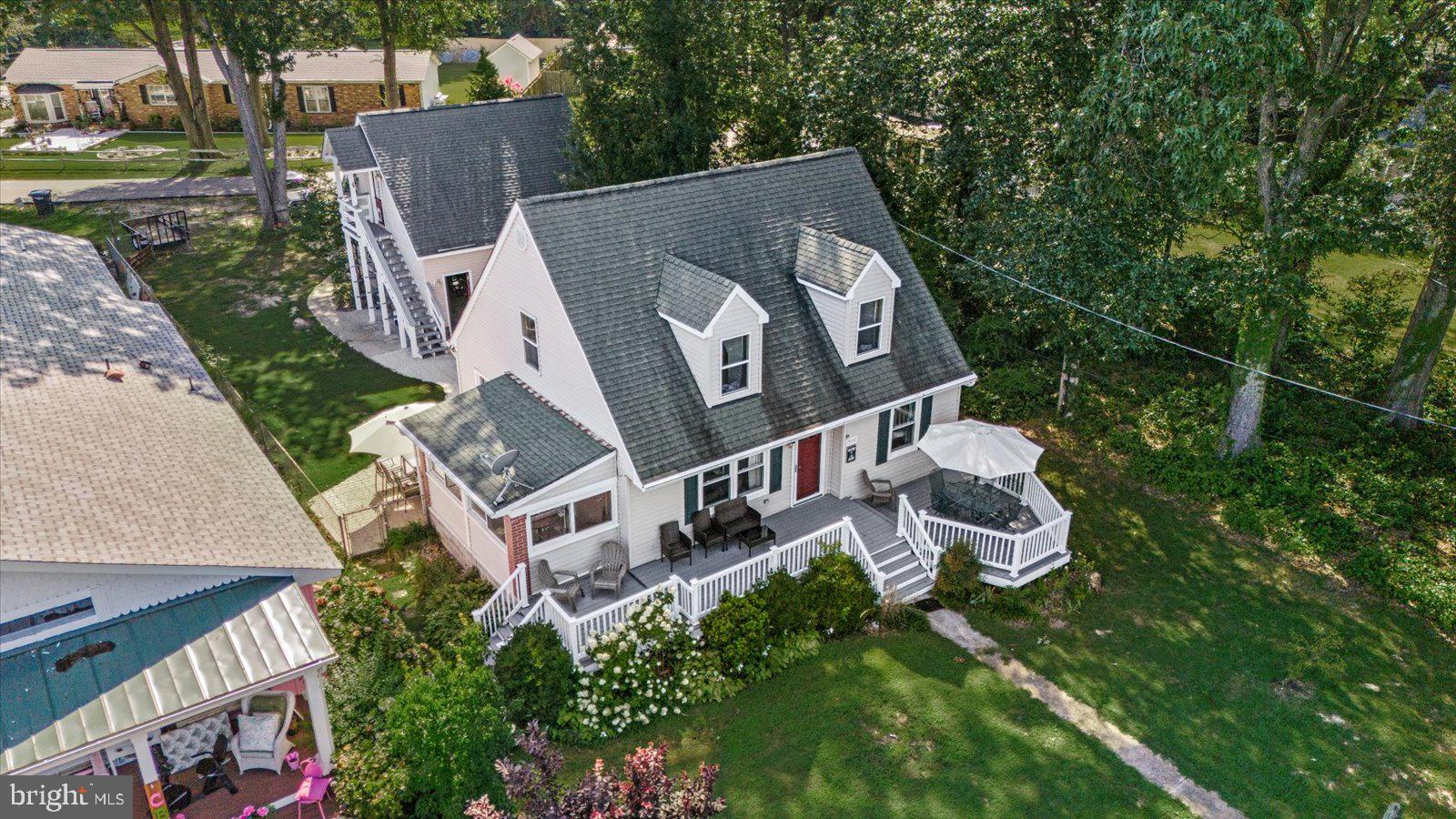 COLONIAL BEACH - Residential