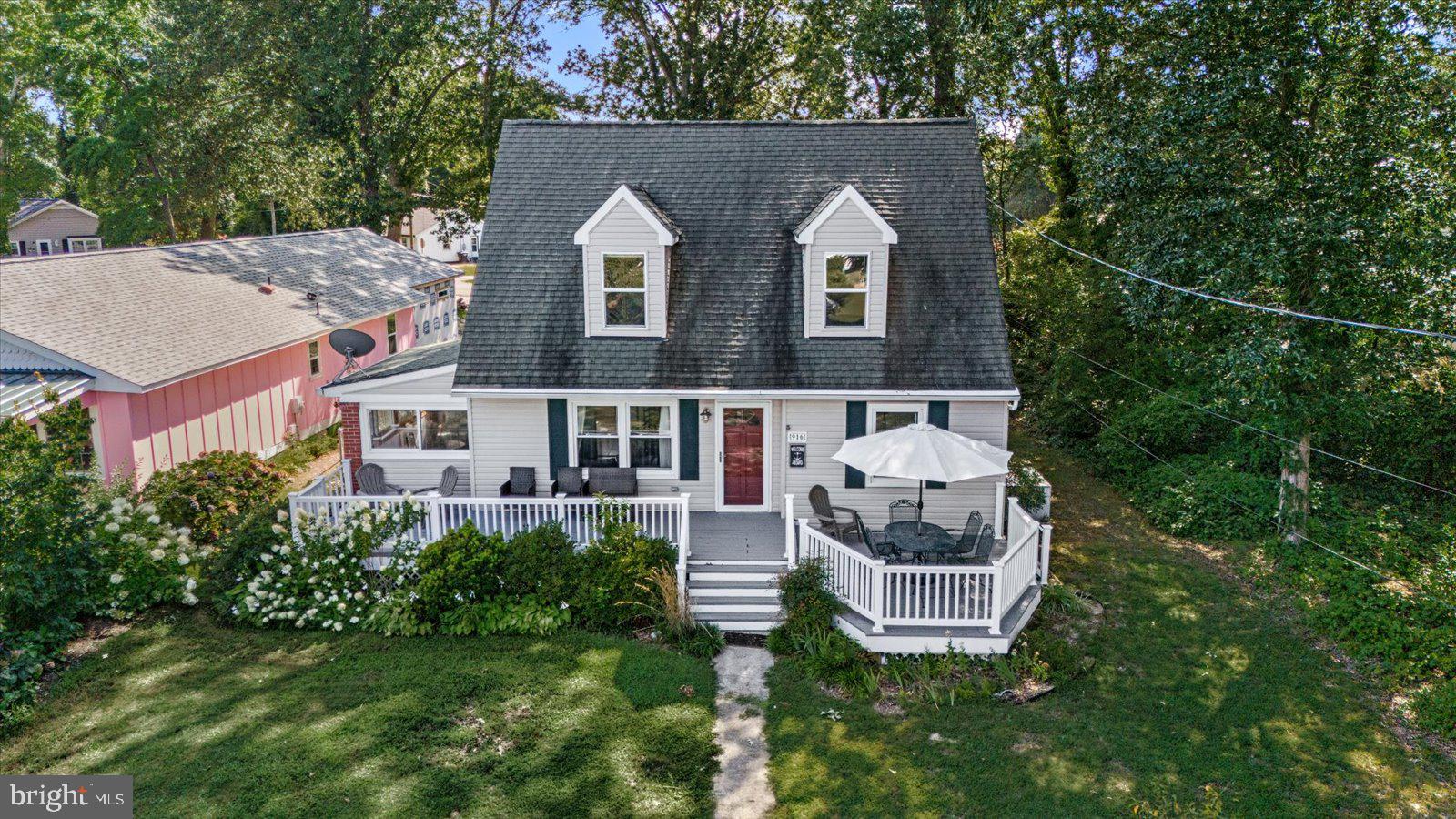 COLONIAL BEACH - Residential