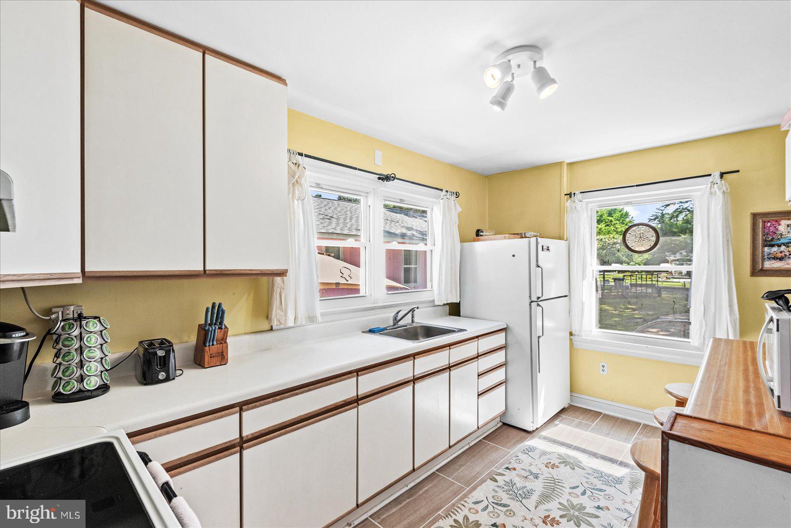 COLONIAL BEACH - Residential