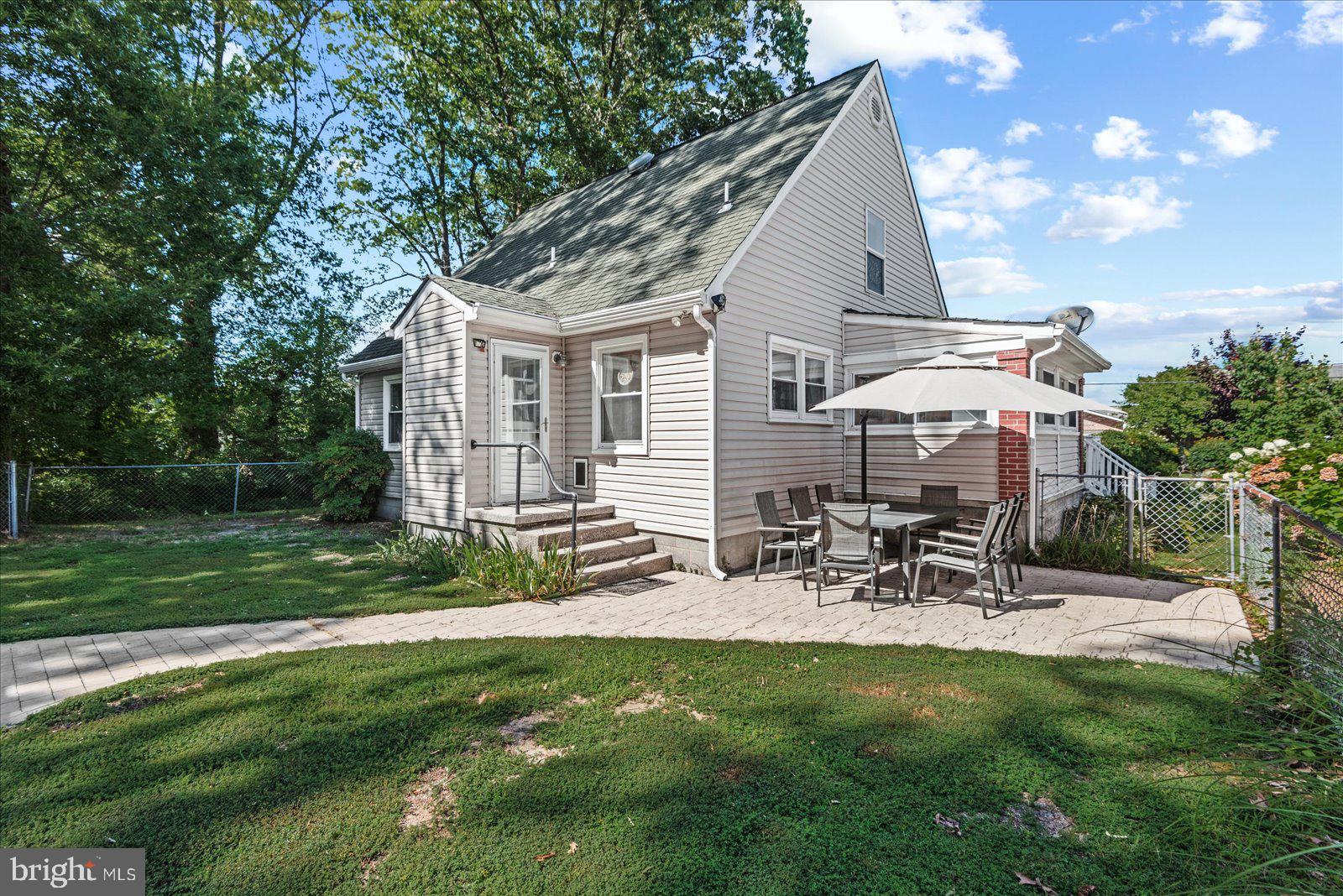 COLONIAL BEACH - Residential