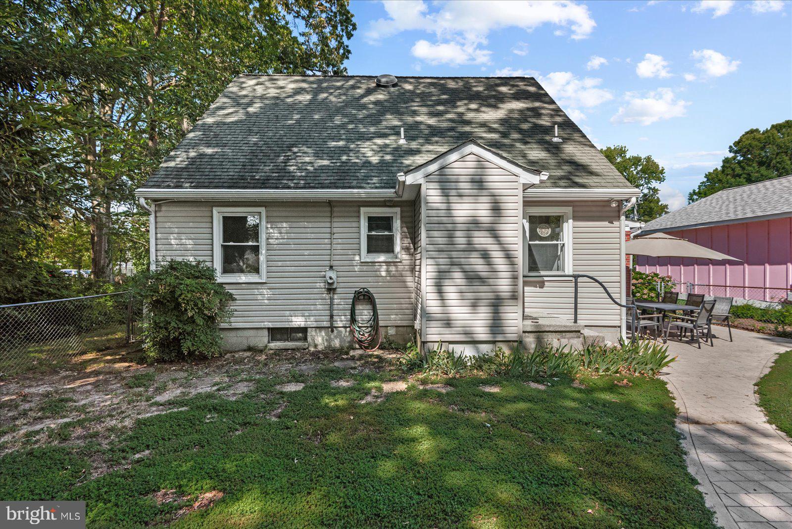 COLONIAL BEACH - Residential