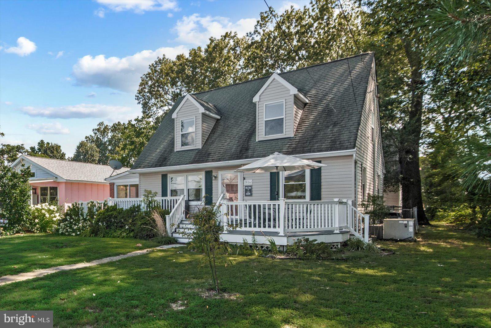 COLONIAL BEACH - Residential