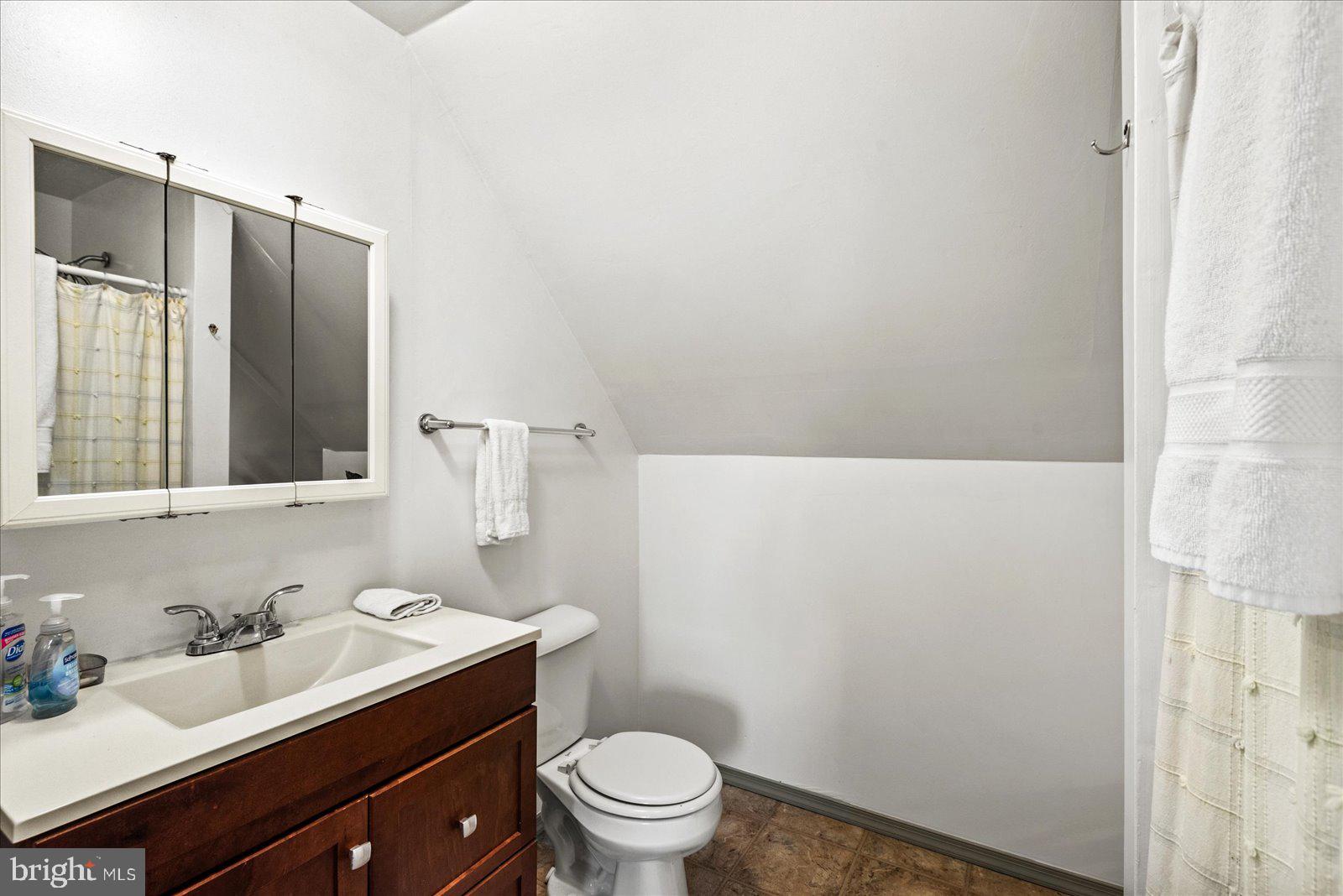 COLONIAL BEACH - Residential