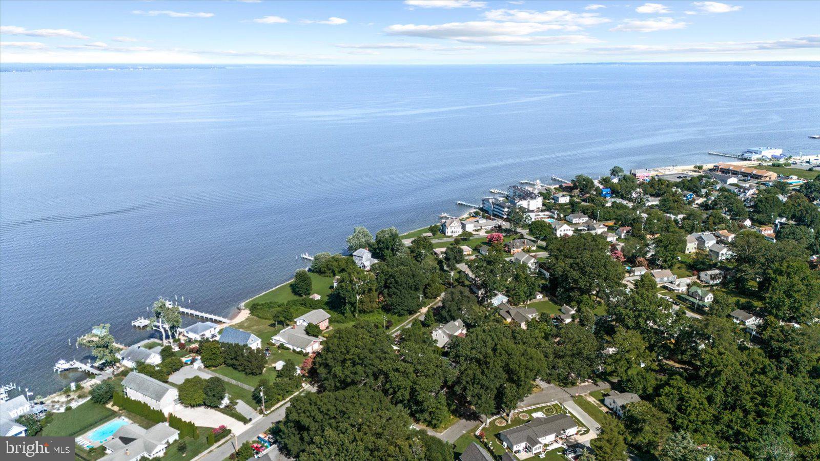 COLONIAL BEACH - Residential