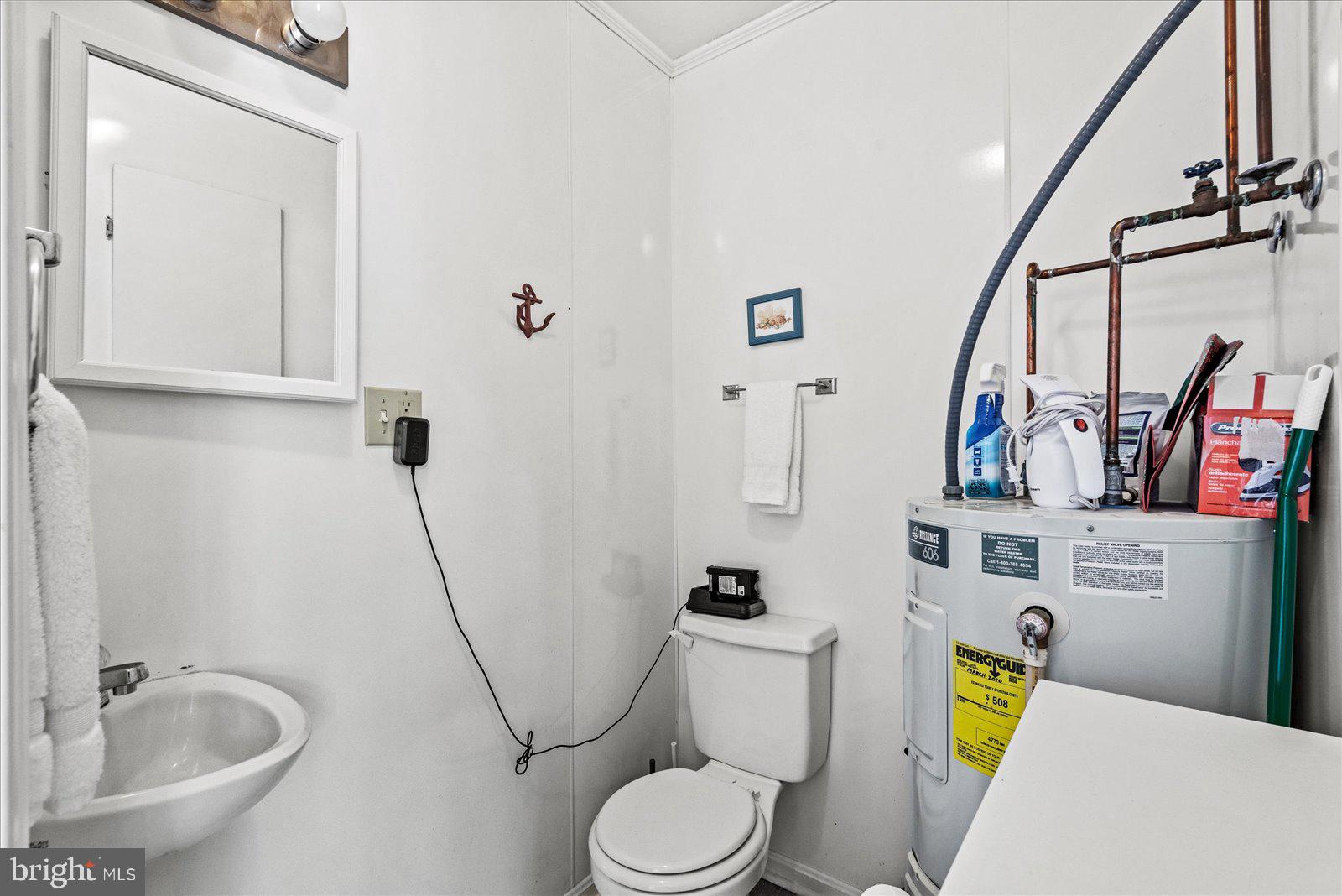 COLONIAL BEACH - Residential