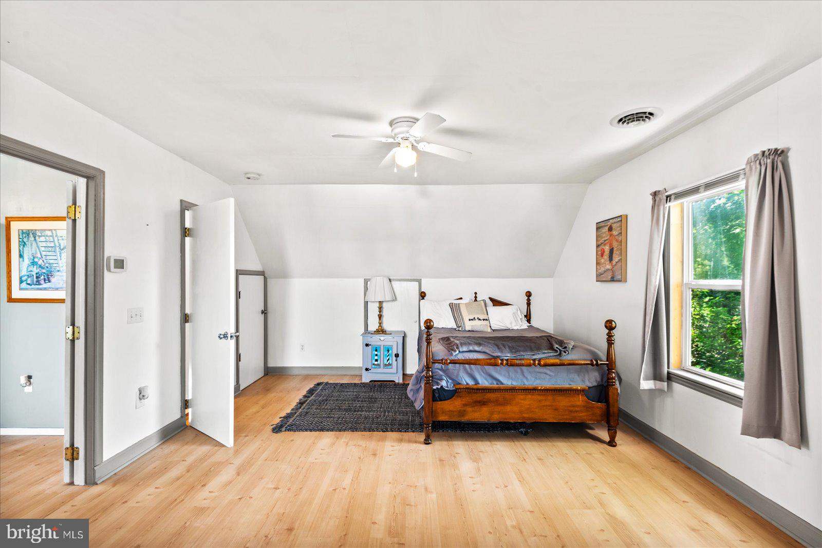 COLONIAL BEACH - Residential