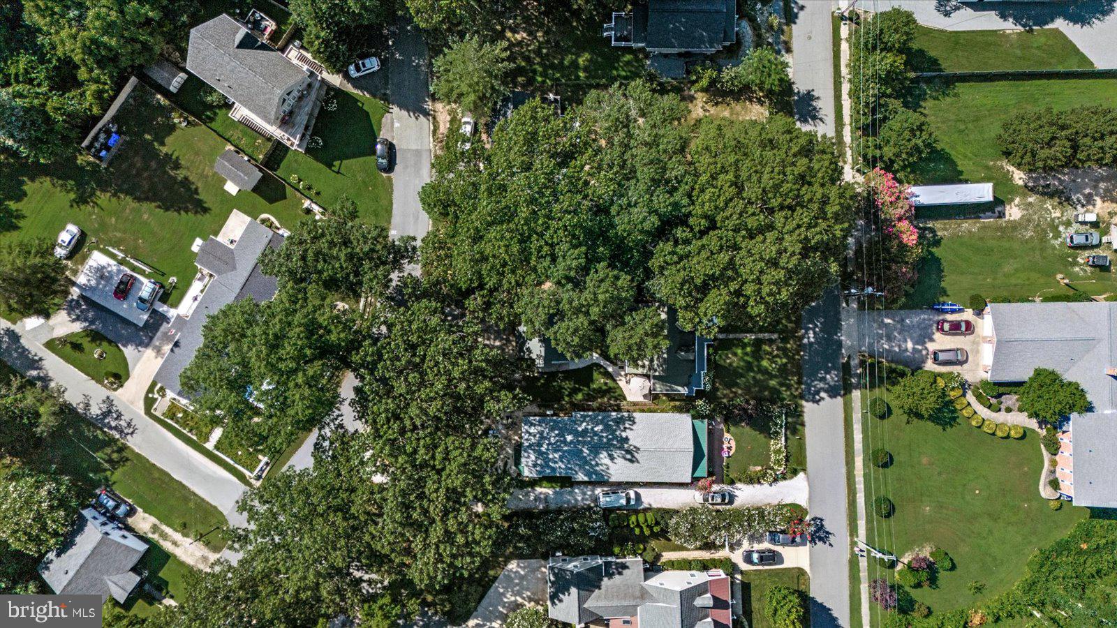 COLONIAL BEACH - Residential