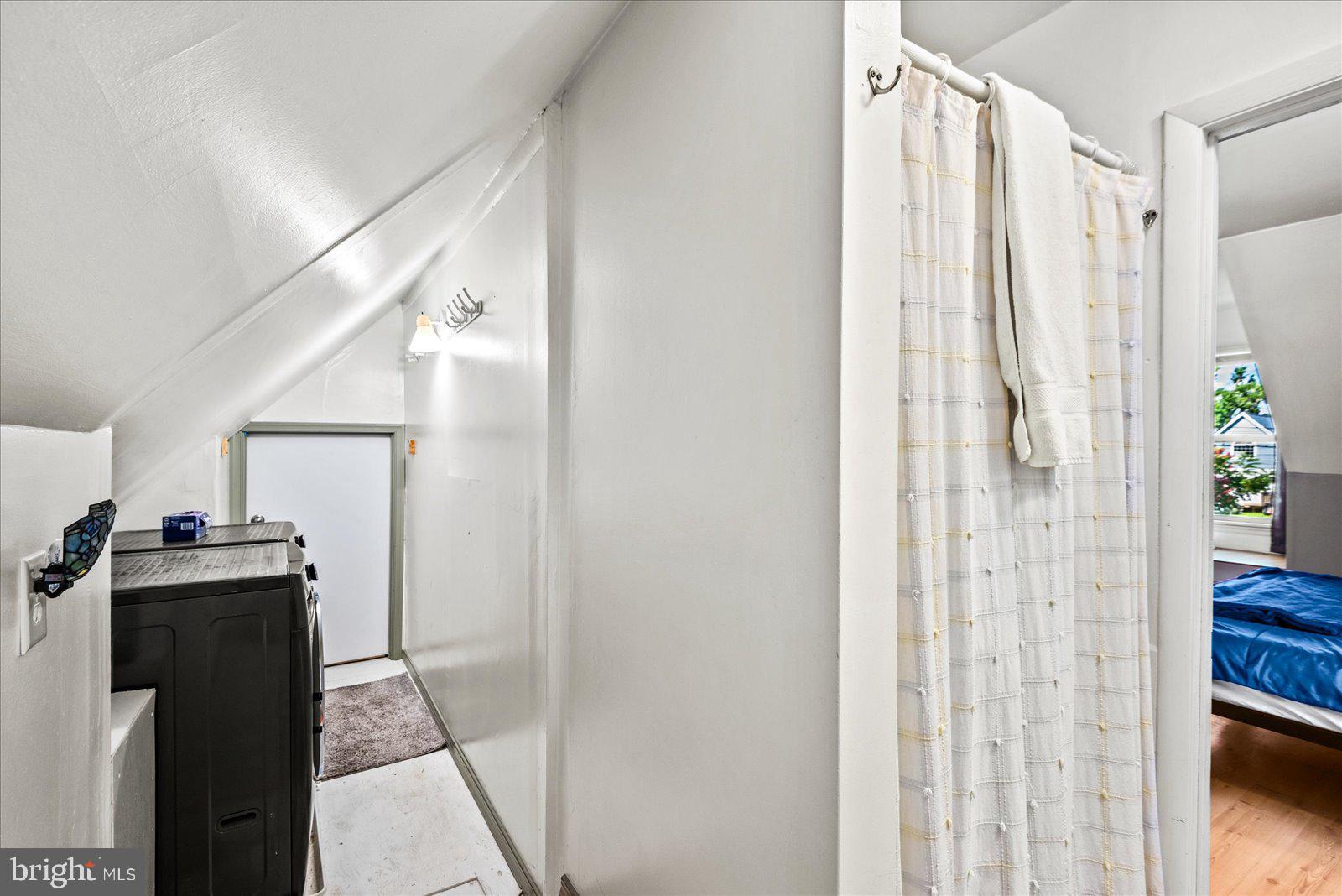 COLONIAL BEACH - Residential