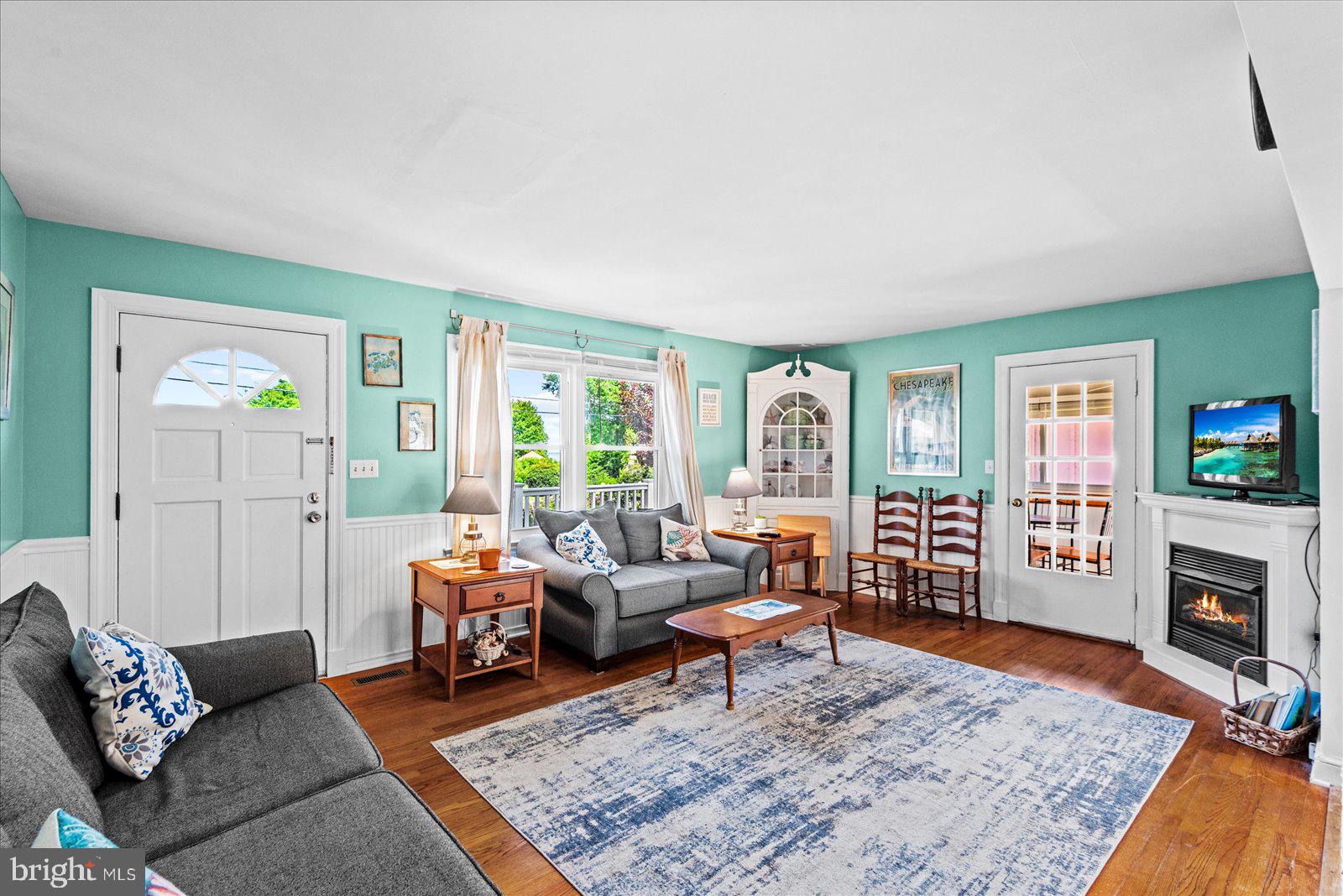 COLONIAL BEACH - Residential