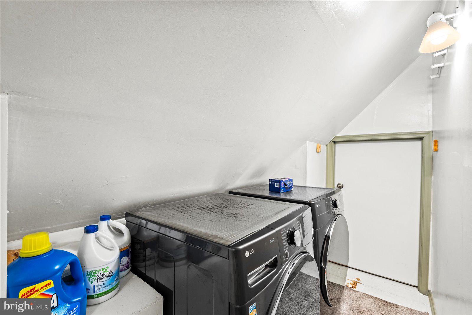 COLONIAL BEACH - Residential