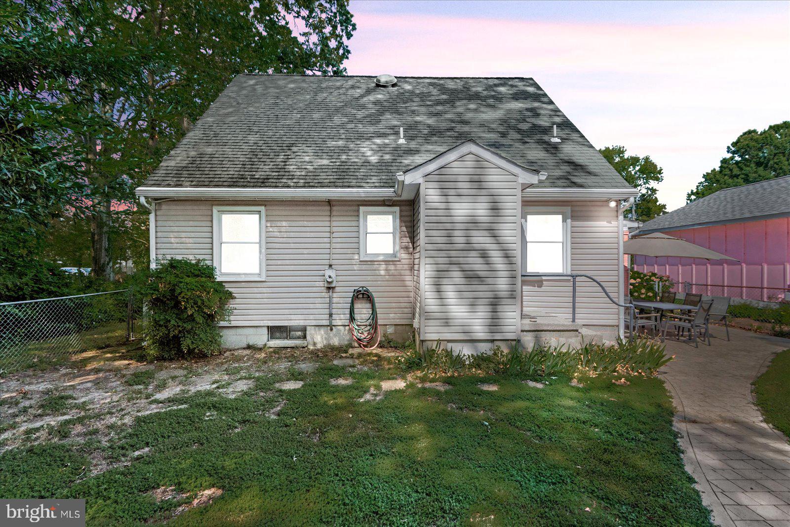 COLONIAL BEACH - Residential