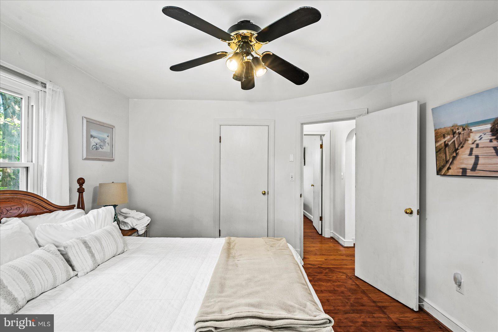 COLONIAL BEACH - Residential