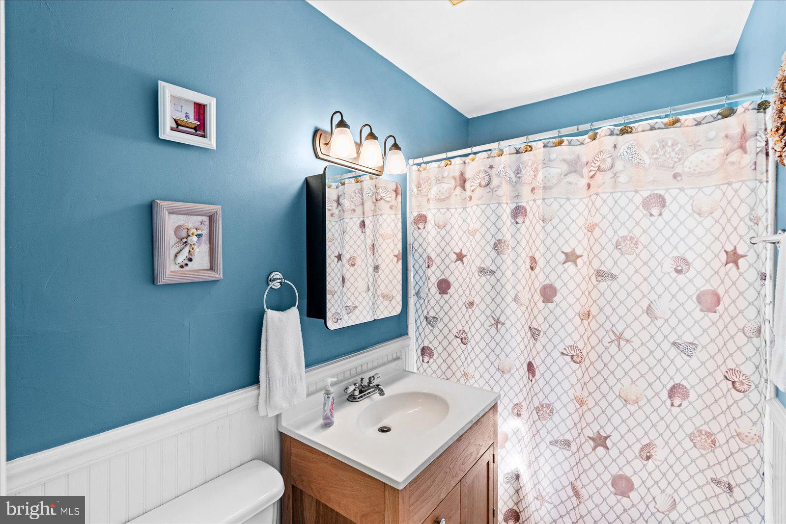 COLONIAL BEACH - Residential