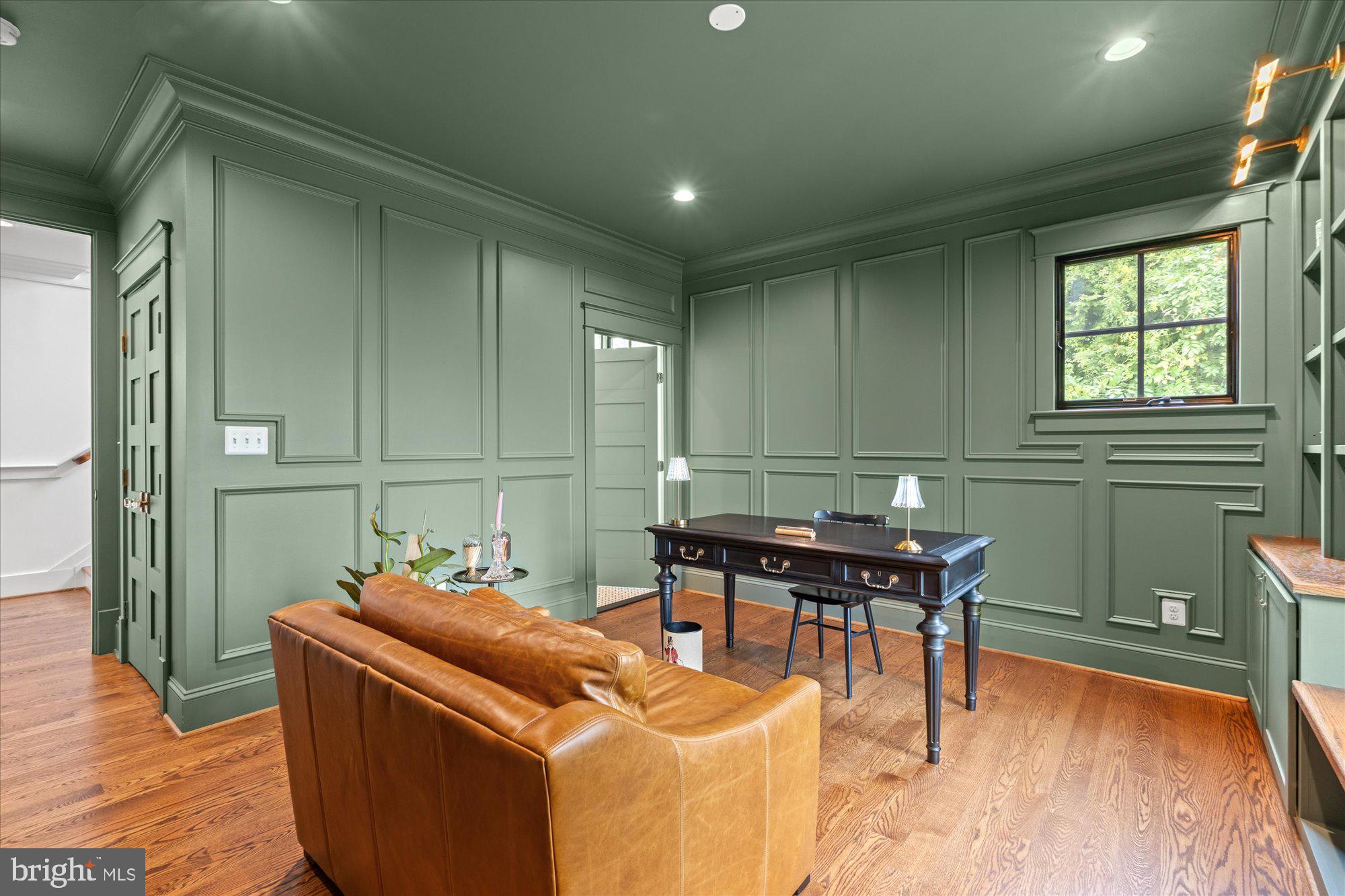 CHESTERBROOK GARDENS - Residential